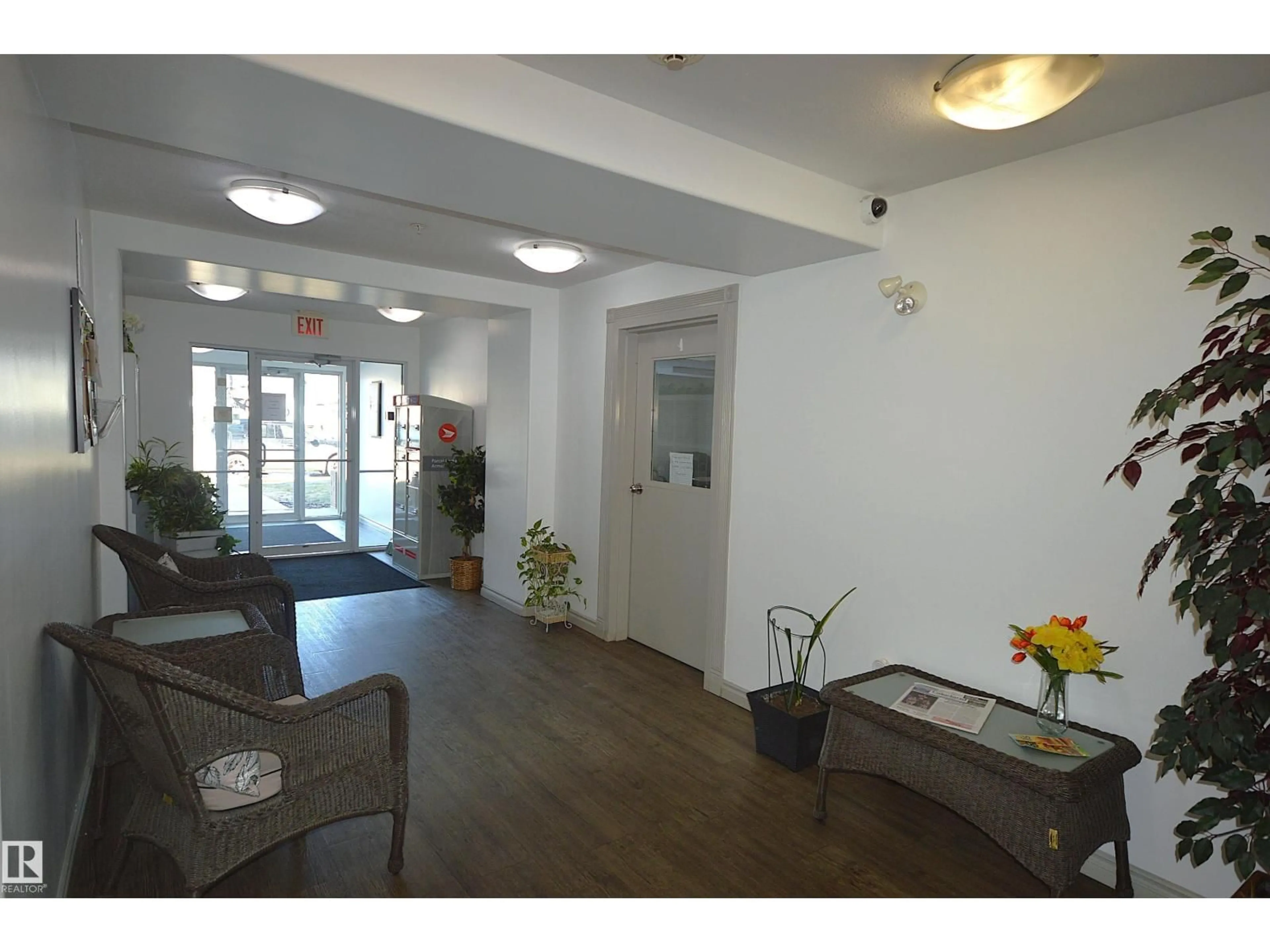 Indoor foyer for #102 - 1705 7 AV, Cold Lake Alberta T9M9A6
