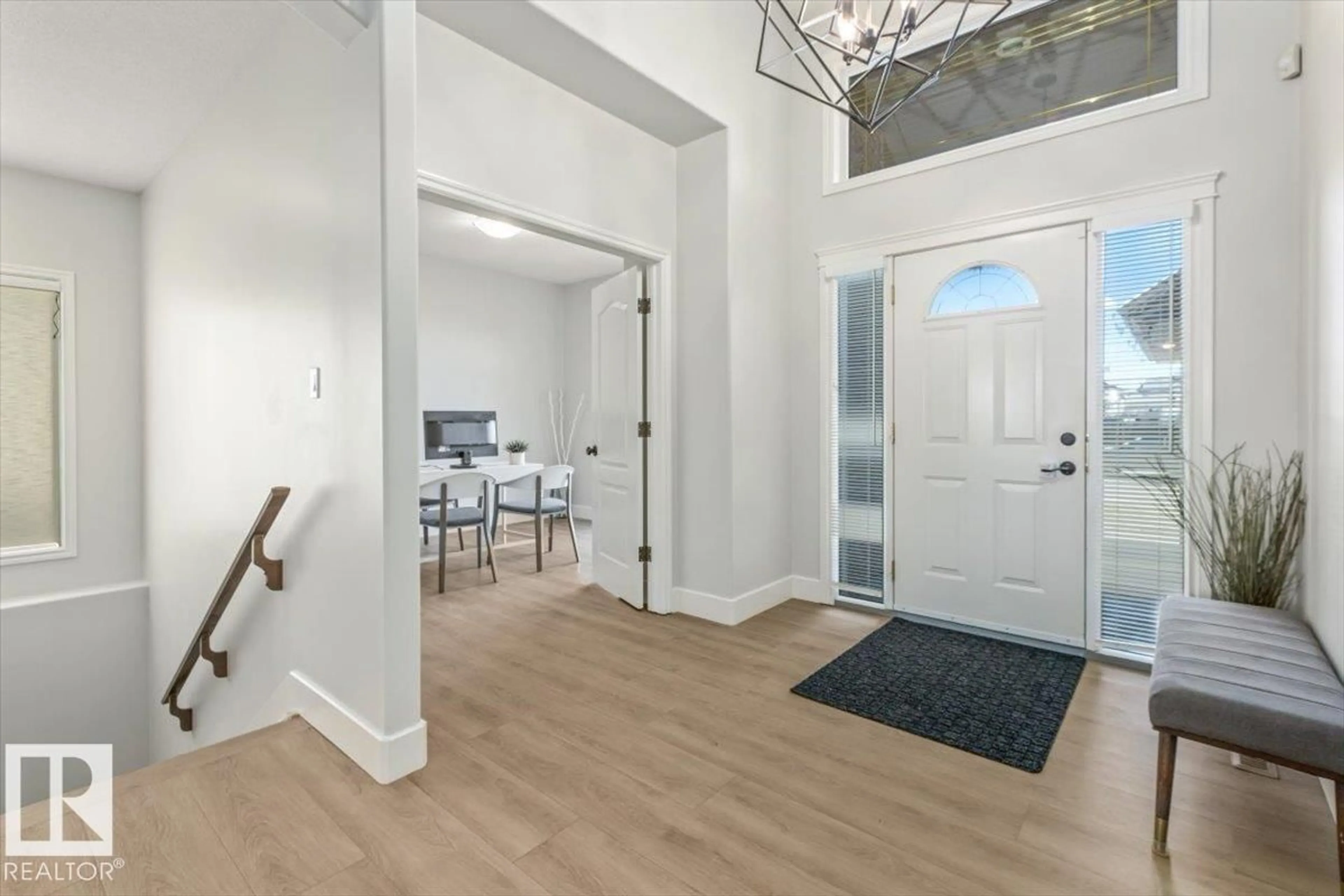 Indoor entryway for 7719 166 AV, Edmonton Alberta T5Z3V8