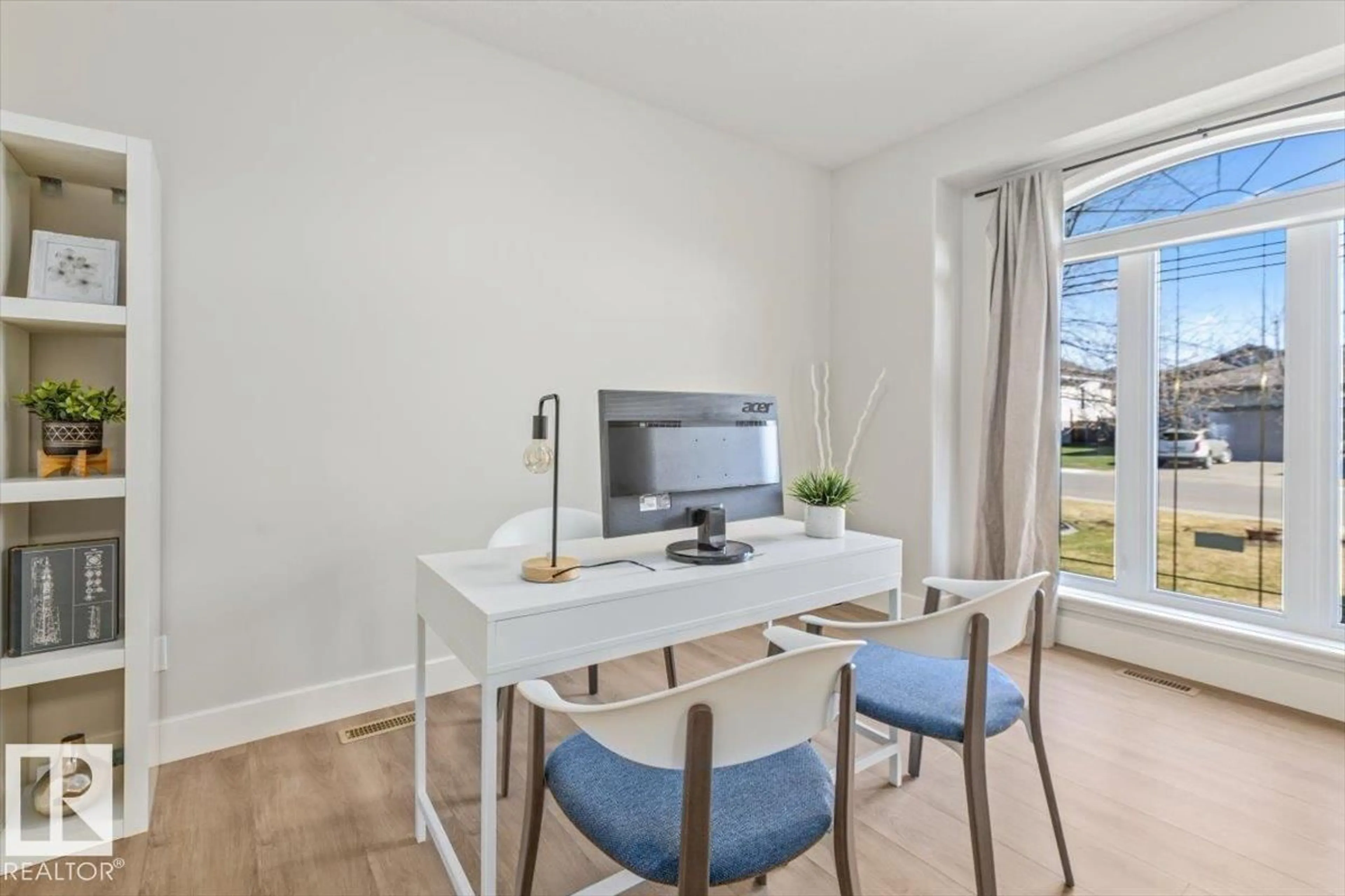 A pic of a room for 7719 166 AV, Edmonton Alberta T5Z3V8