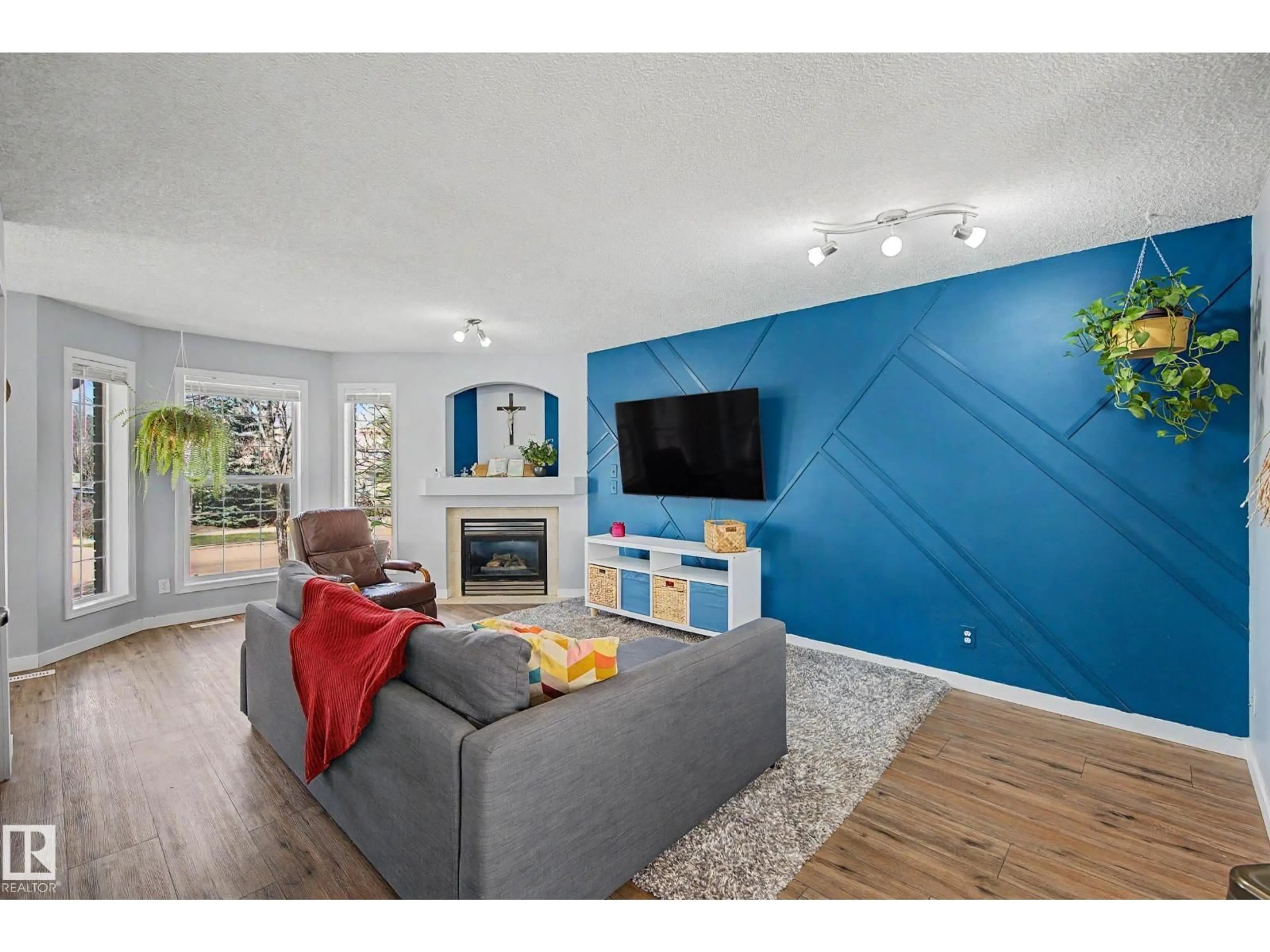 Living room with furniture, unknown for 5281 - 15 TERWILLEGAR BV, Edmonton Alberta T6R0C5