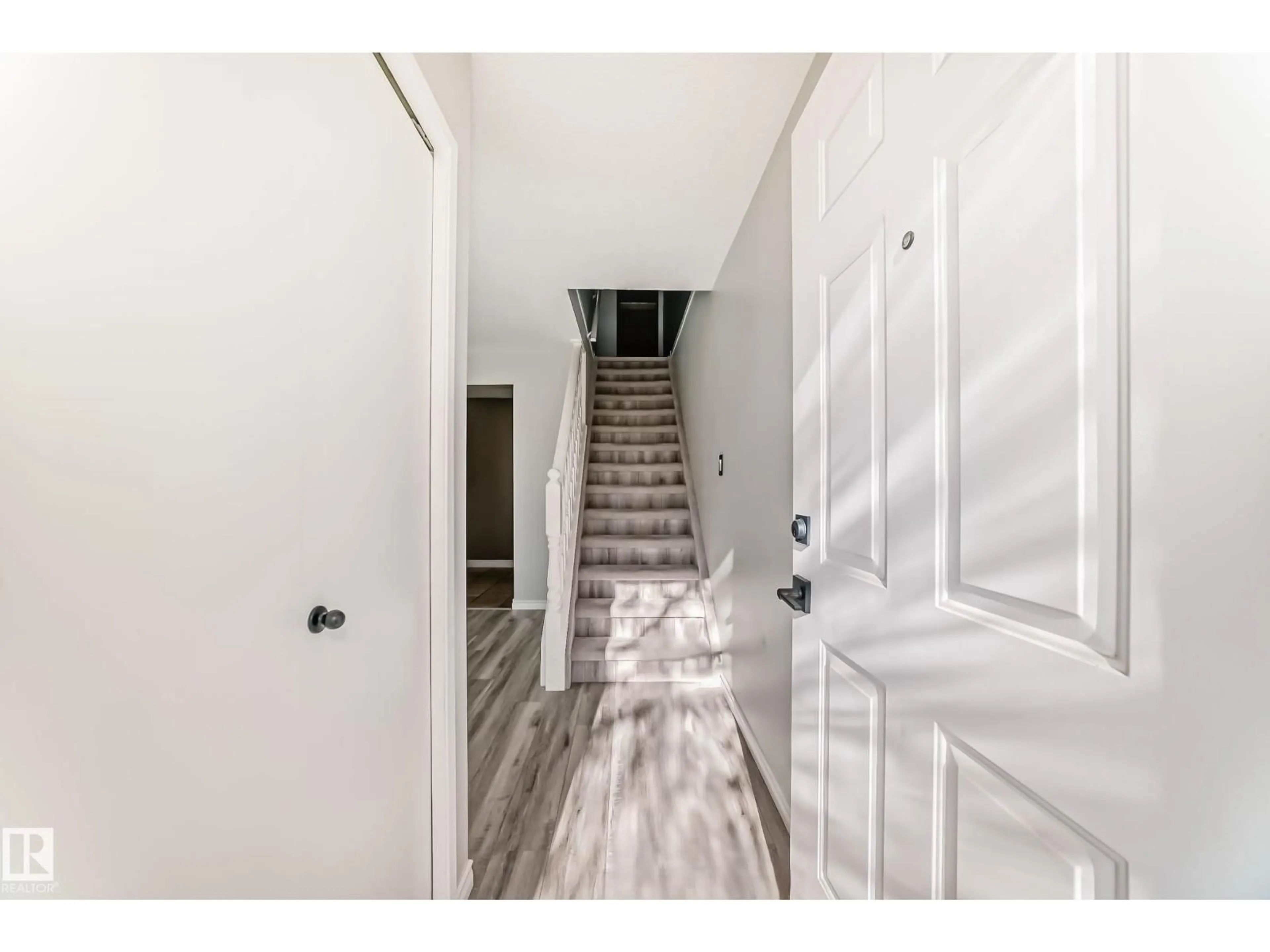 Indoor entryway for 10226 152 ST, Edmonton Alberta T5P1Y2