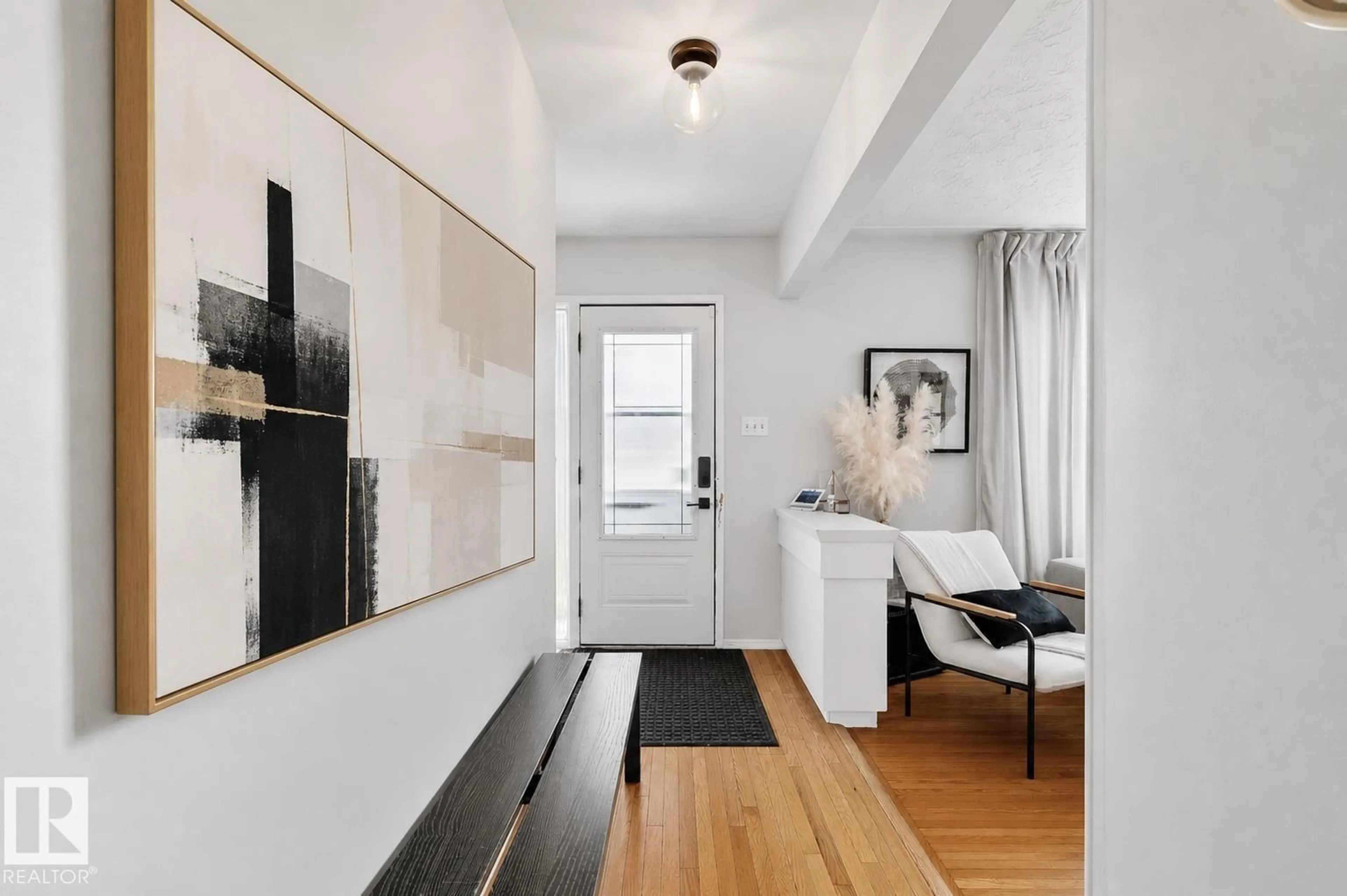 Indoor entryway for NW - 13516 104A ST, Edmonton Alberta T5E4R2