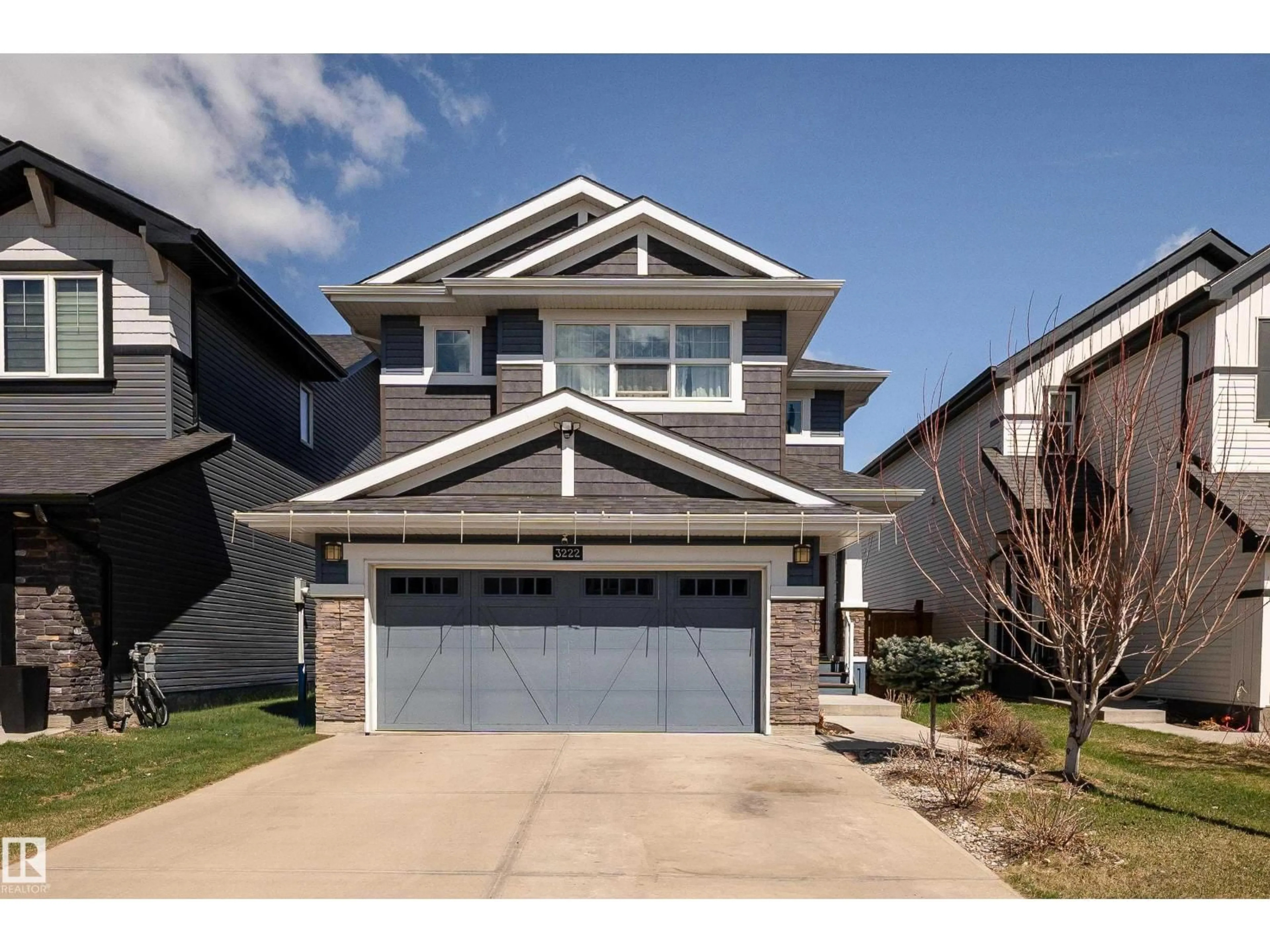 Home with vinyl exterior material, street for 3222 CHERNOWSKI WY, Edmonton Alberta T6W4G4