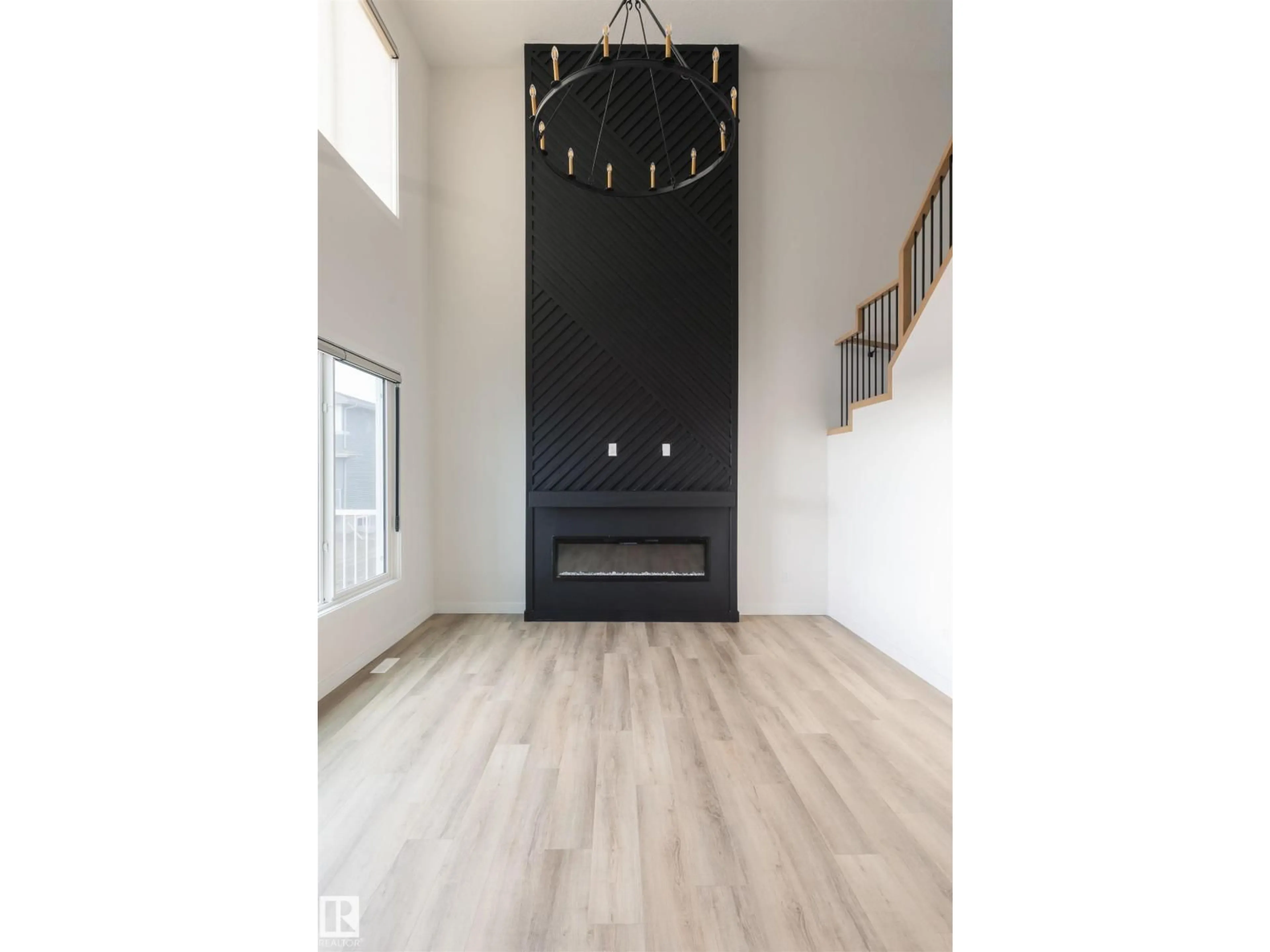 Indoor entryway for 163 STARLING WAY, Fort Saskatchewan Alberta T8L1X5
