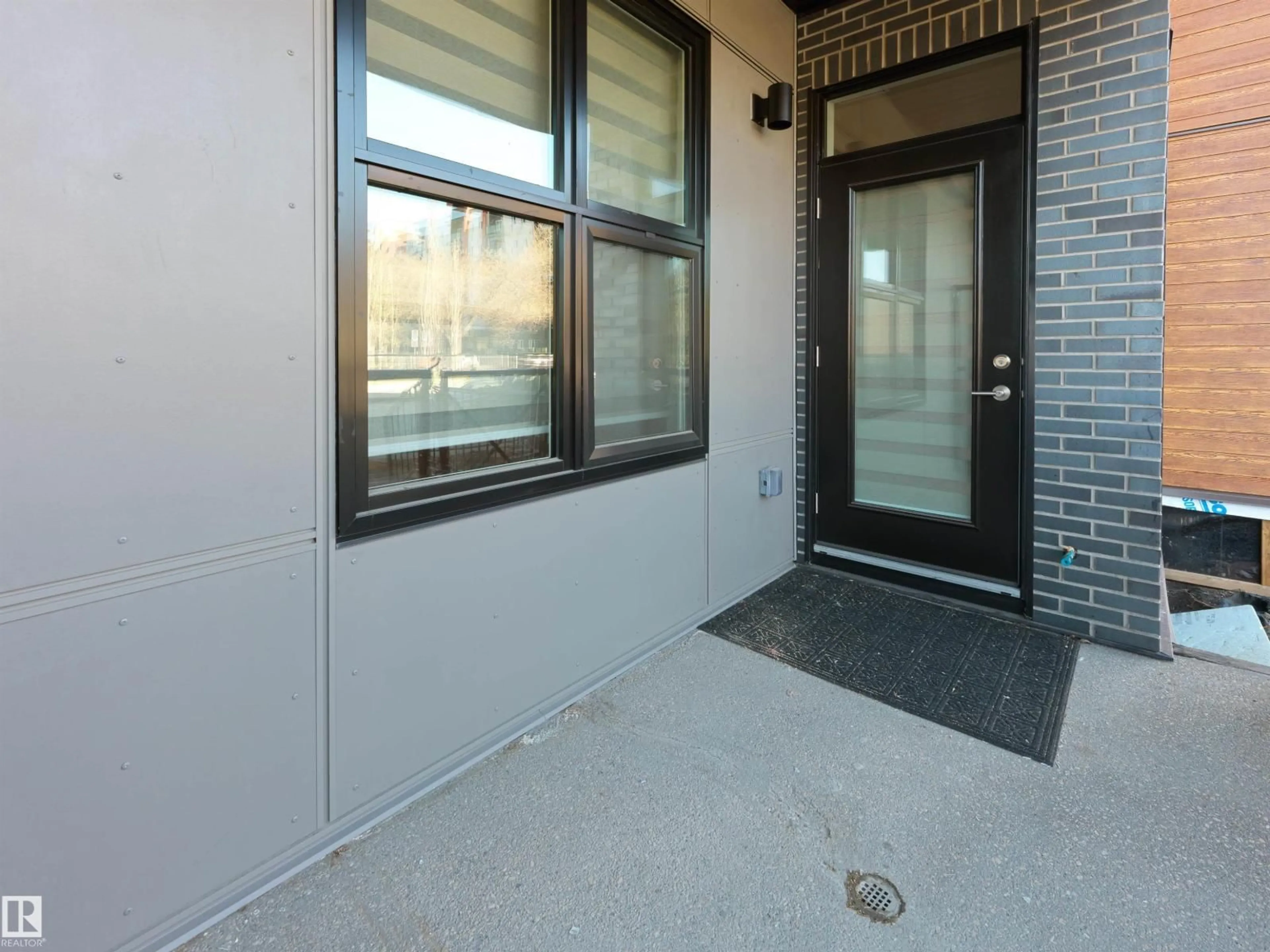 Indoor entryway for #103 - 10531 117 ST, Edmonton Alberta T5H0A8