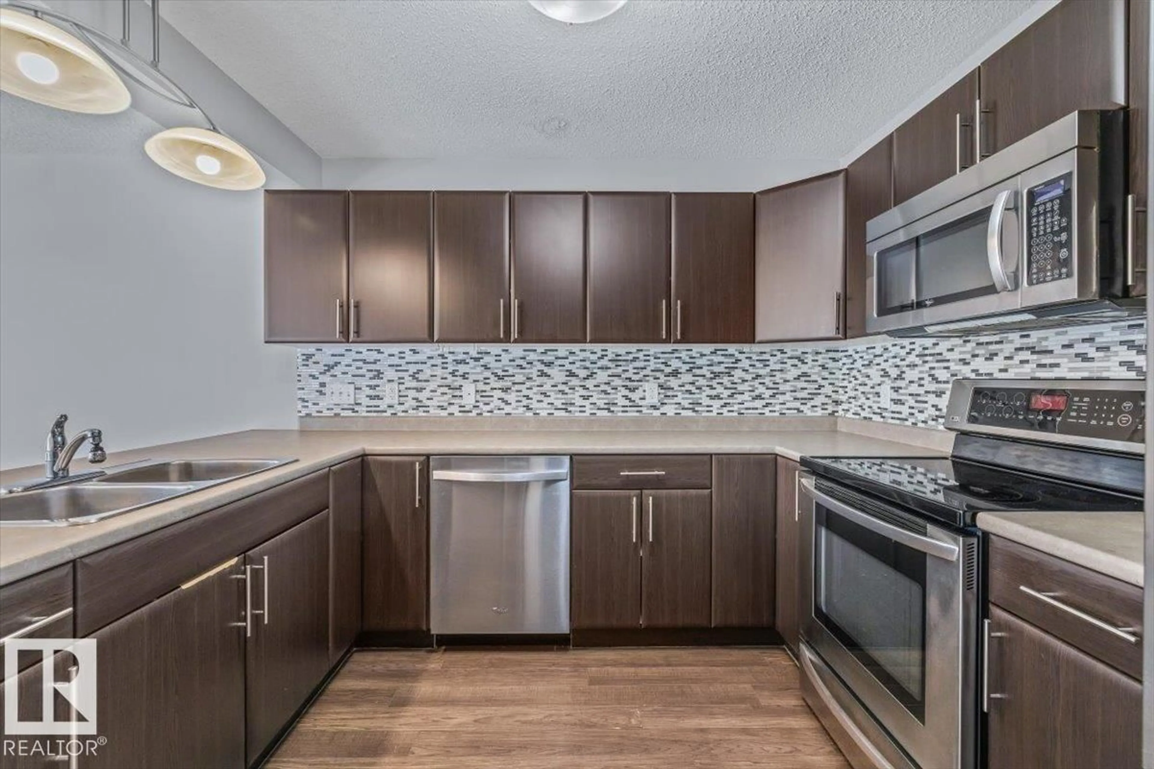 Standard kitchen, unknown for 50 - 2005 70 ST, Edmonton Alberta T6X0T9