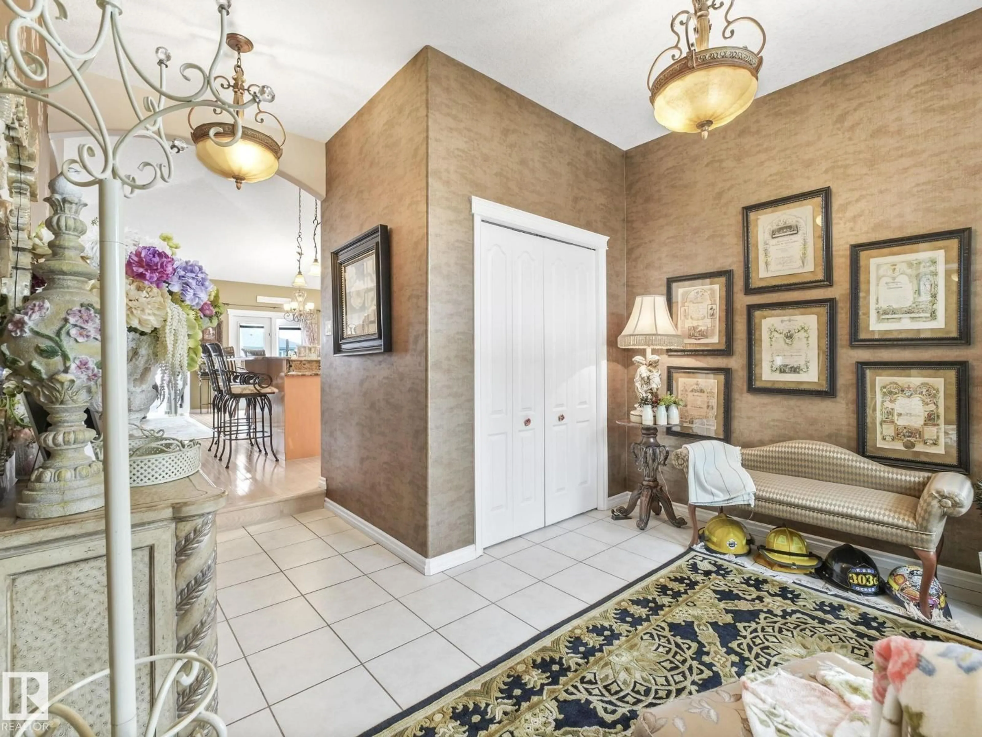 Indoor entryway for 51 KENDALL CR, St. Albert Alberta T8N7C2