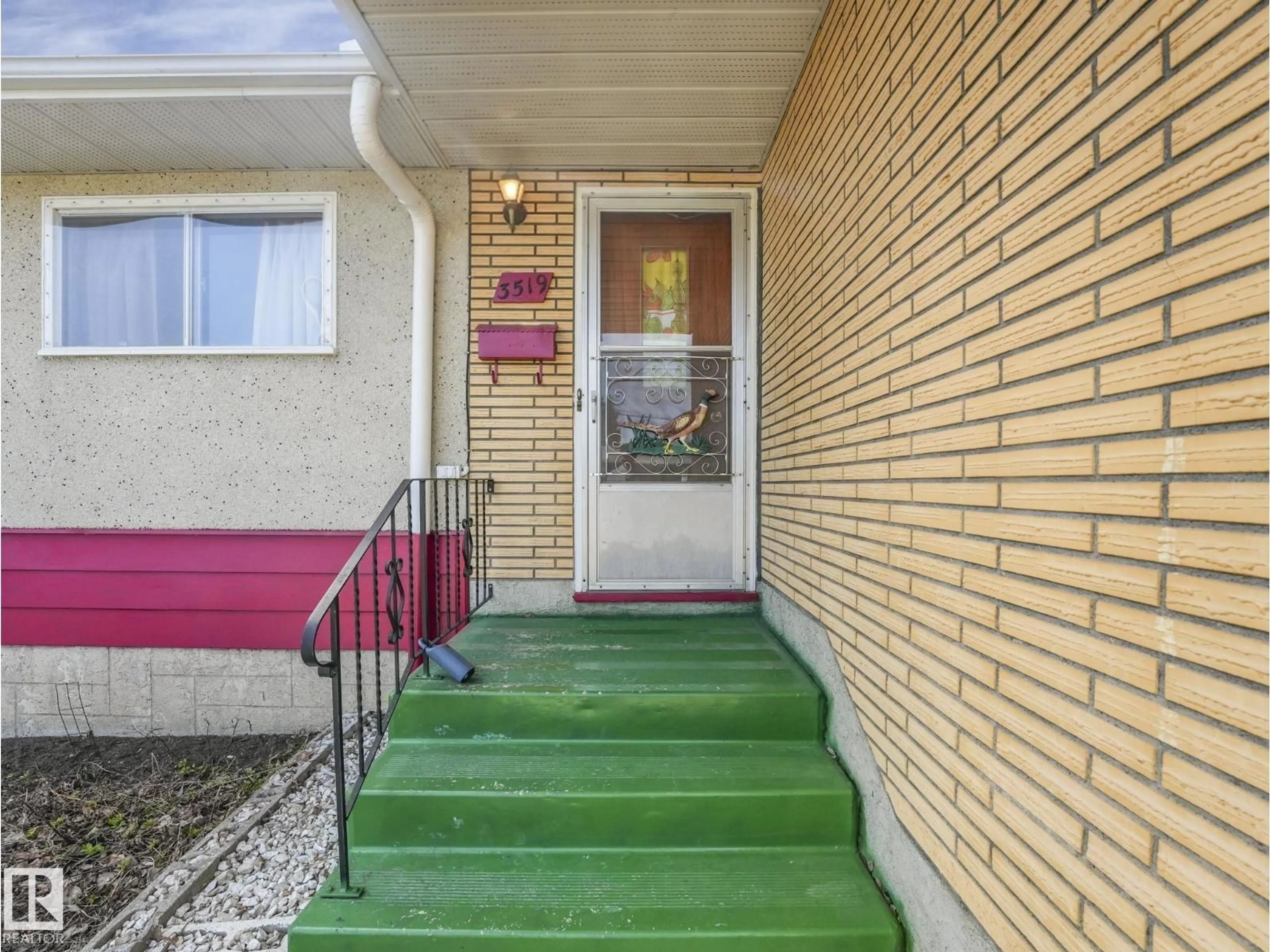 Indoor entryway for NW - 3519 113 AV, Edmonton Alberta T5W0P5