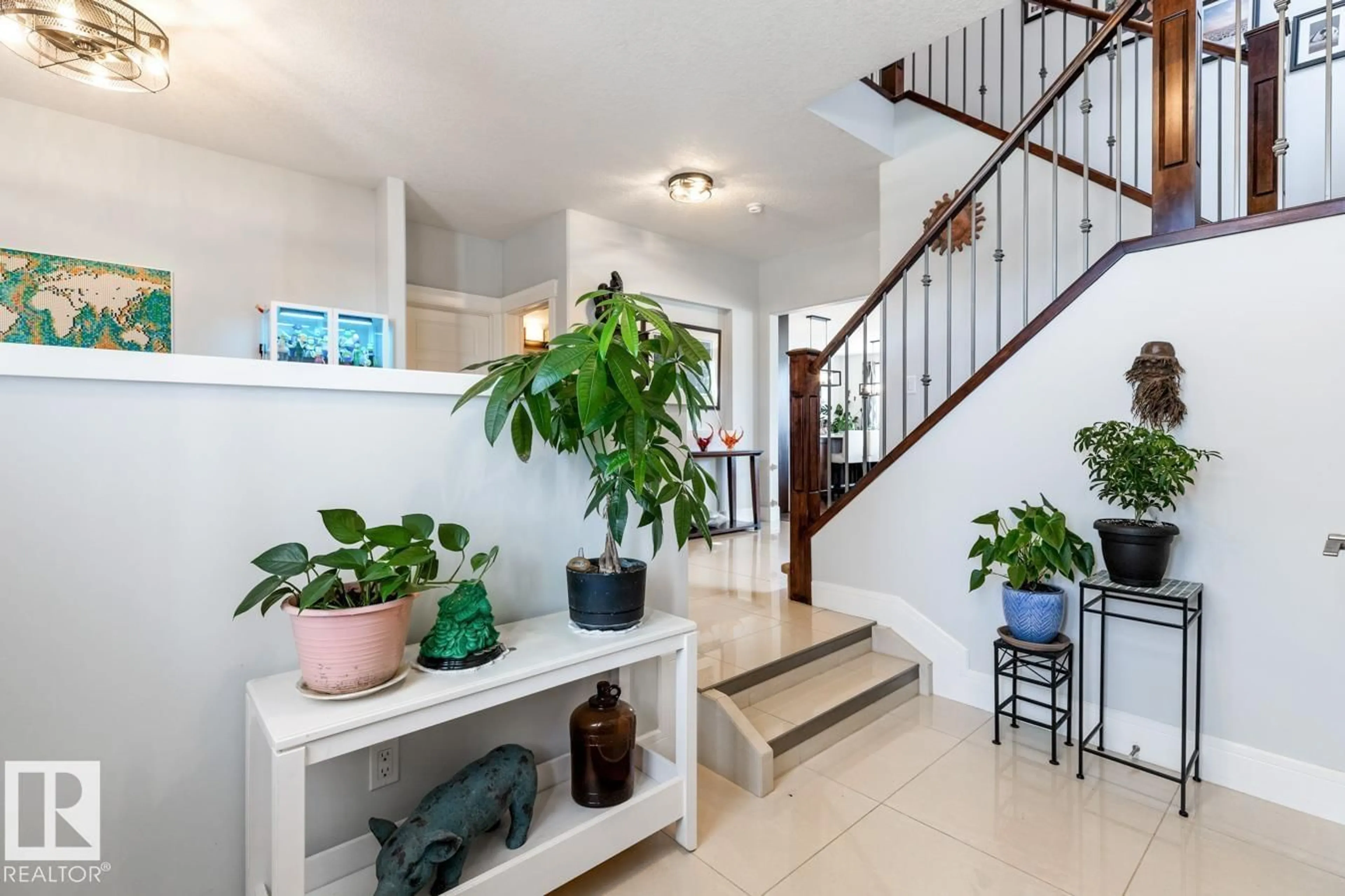 Indoor entryway for 357 SIMPKINS WYND, Leduc Alberta T9E0Y4