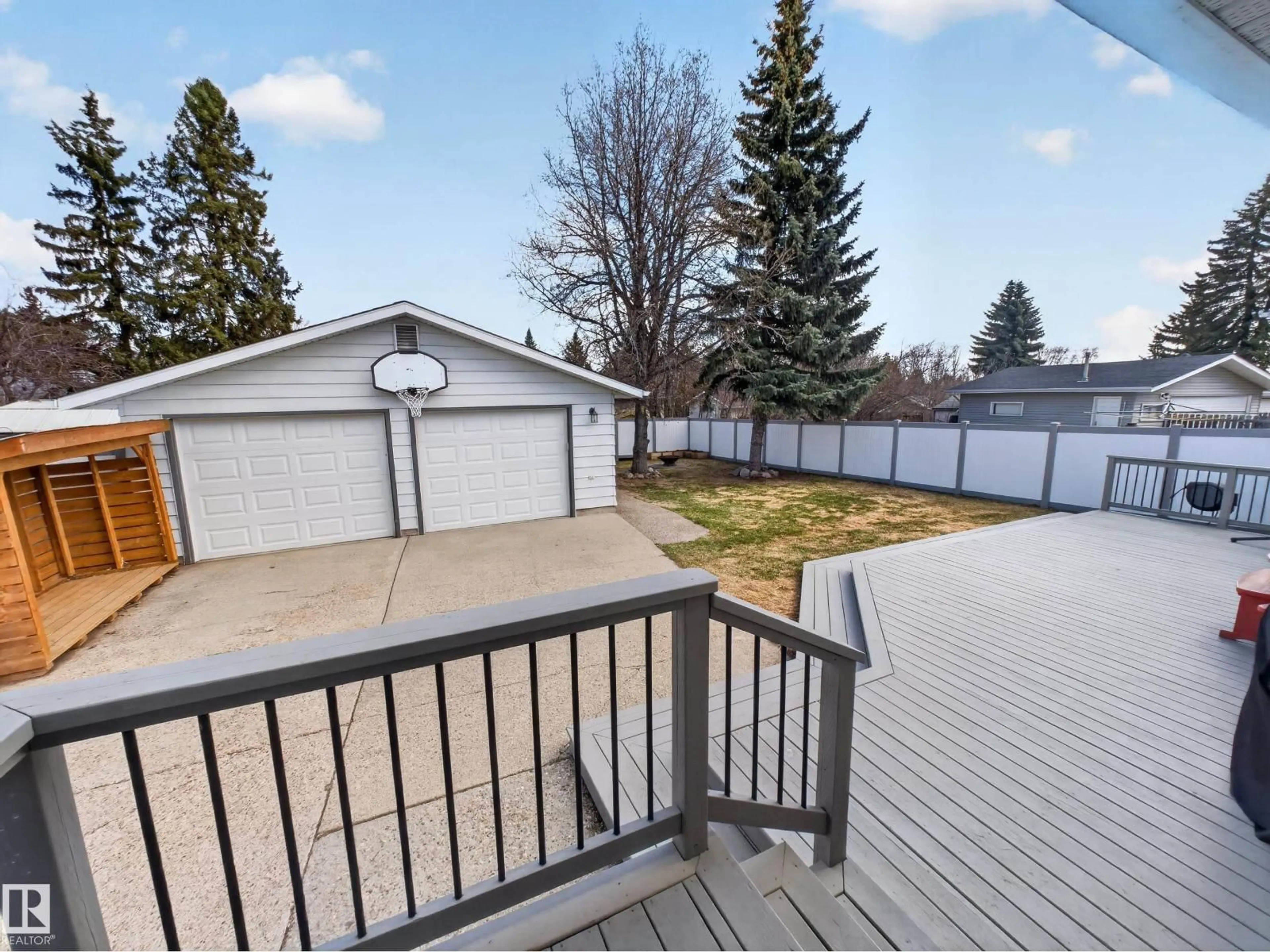 A pic from outside/outdoor area/front of a property/back of a property/a pic from drone, unknown for 28 GLENGARRY CR, Sherwood Park Alberta T8A3A2