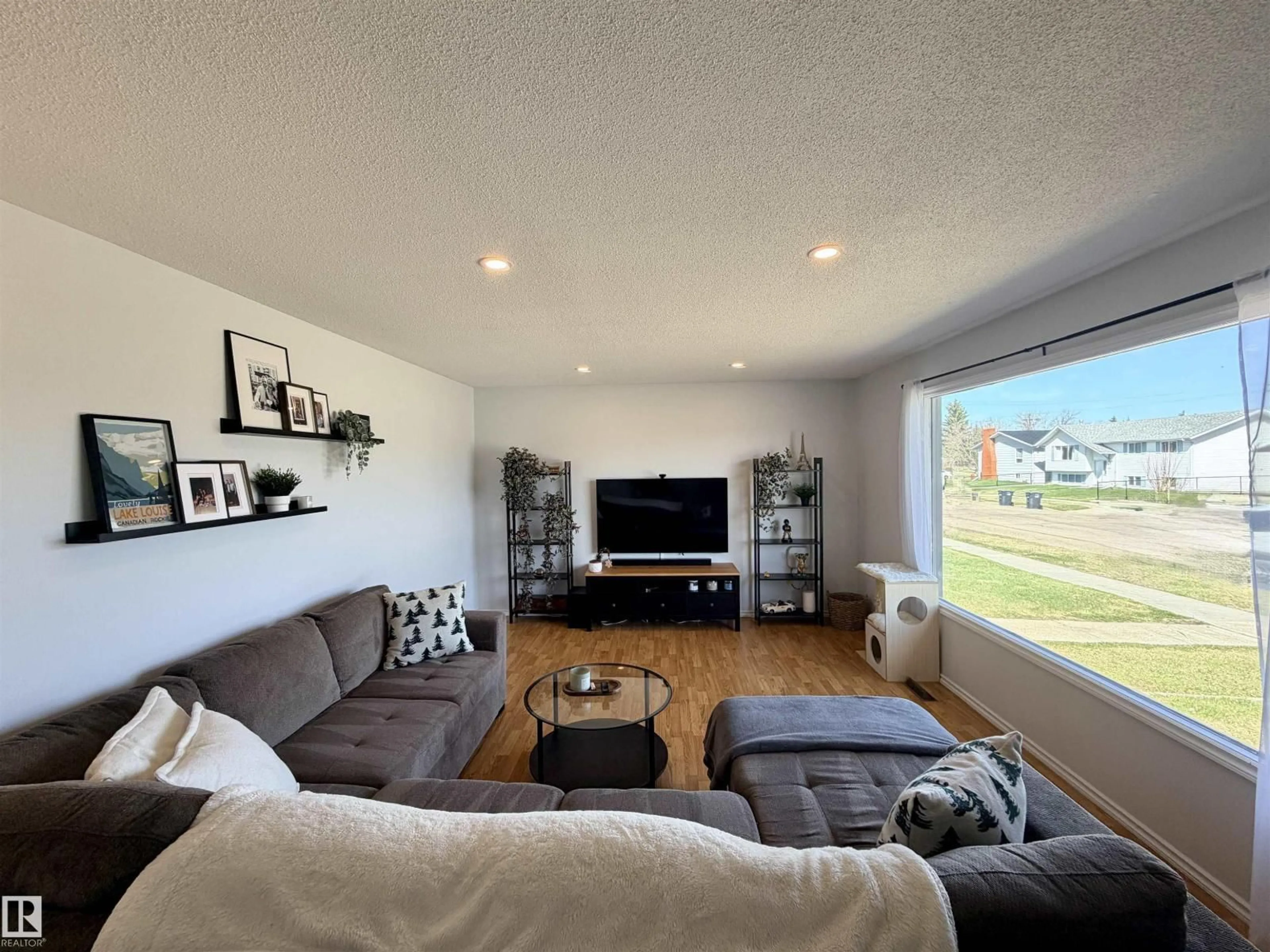 Living room with furniture, unknown for 4921 46 AV, St. Paul Town Alberta T0A3A3