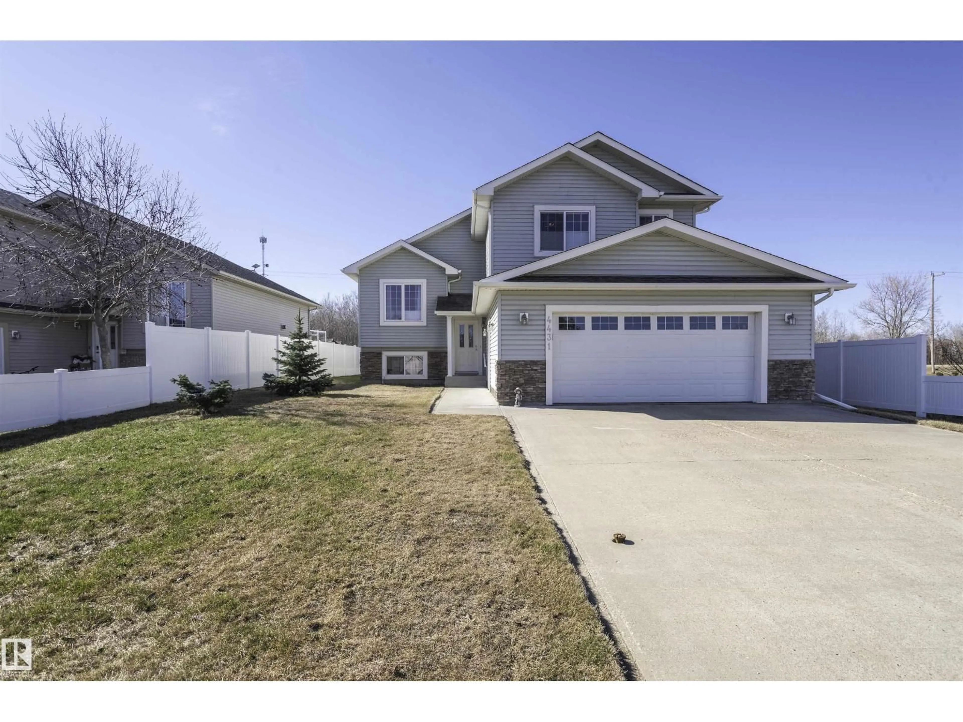 Home with vinyl exterior material, street for 4431 48 AV, Clyde Alberta T0G2J0