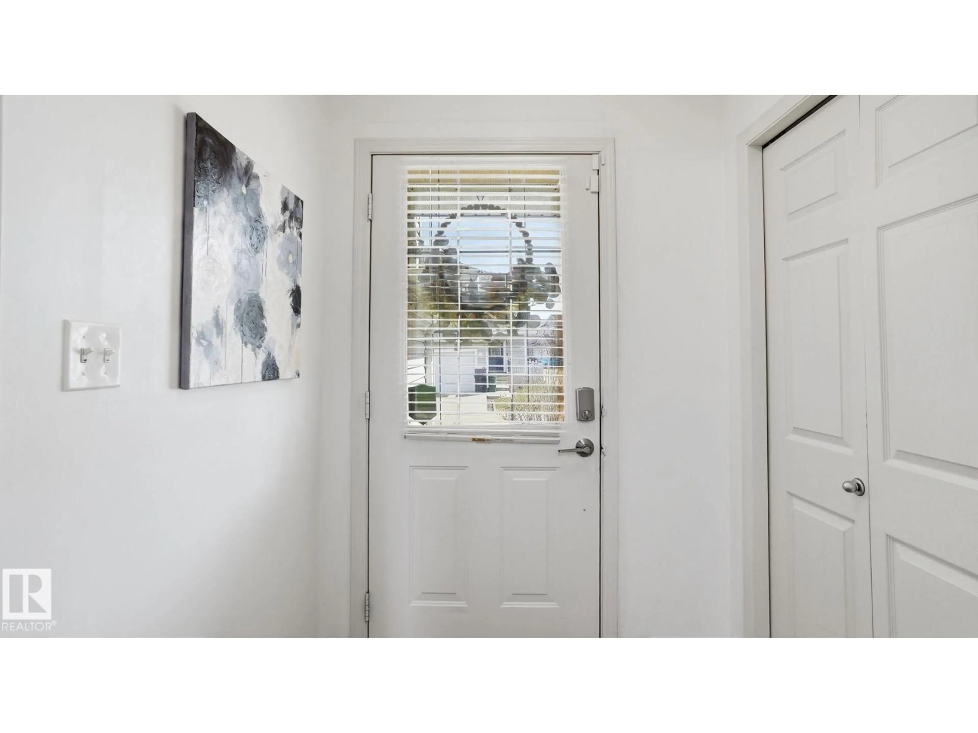 Indoor entryway for #80 - 287 MACEWAN RD, Edmonton Alberta T6W1T4