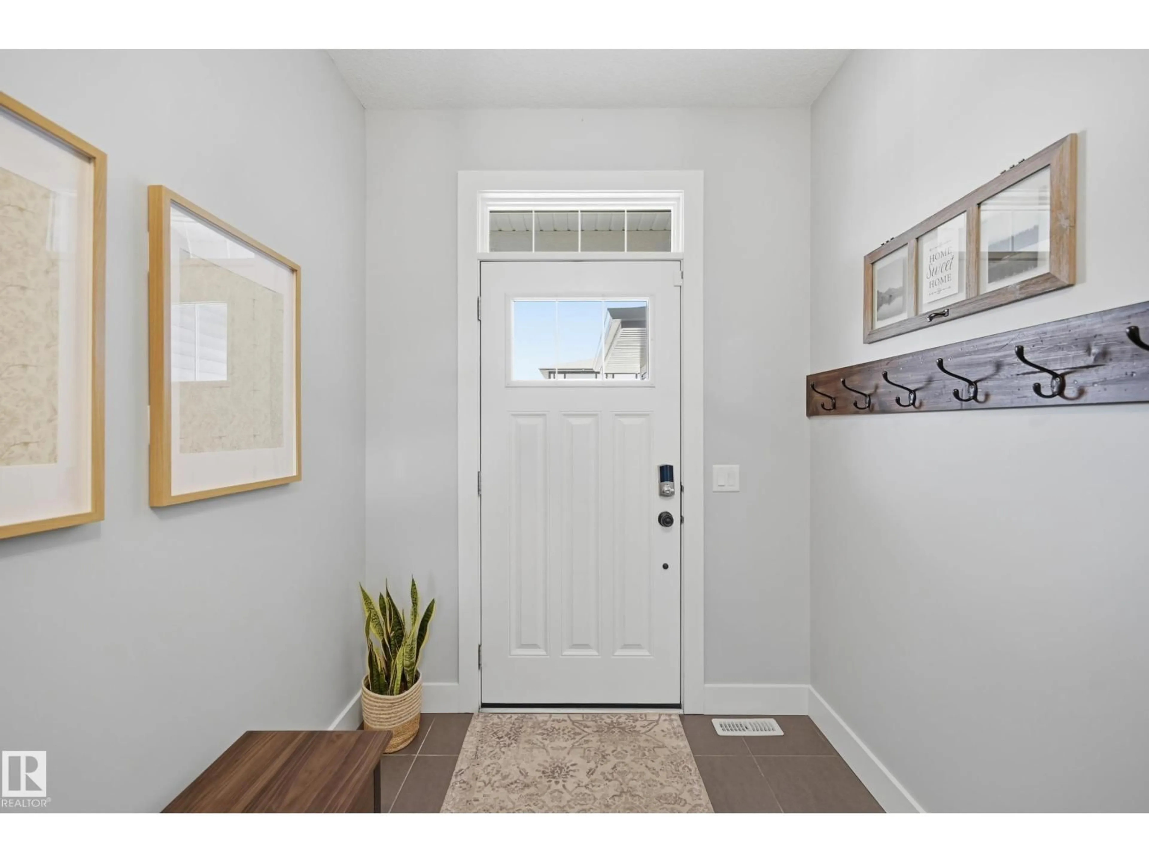 Indoor entryway for 2413 SAN FORTUNATO ST, Edmonton Alberta T5E6W2