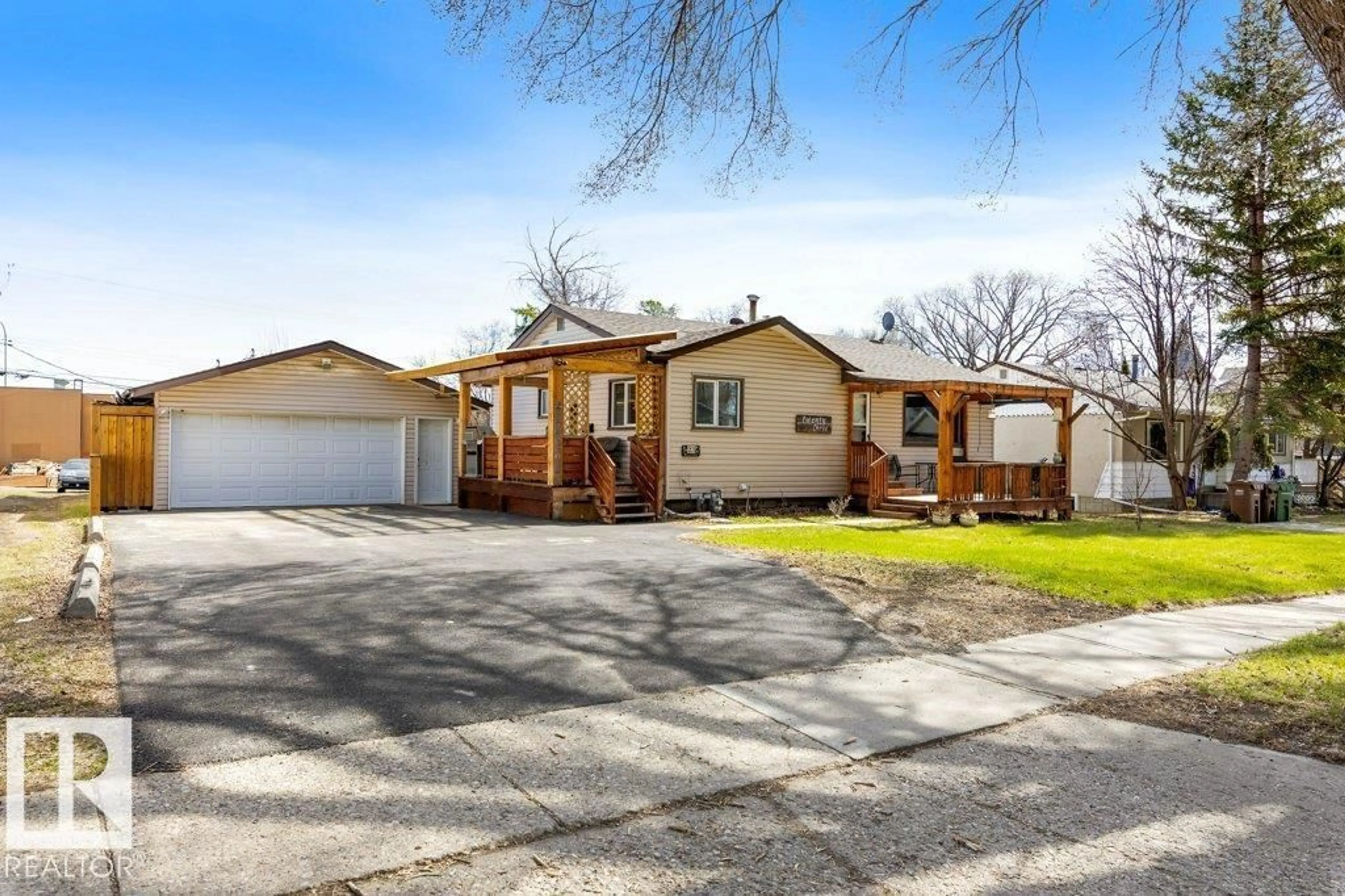Unknown for 23 MAPLE DR, St. Albert Alberta T8N1G6