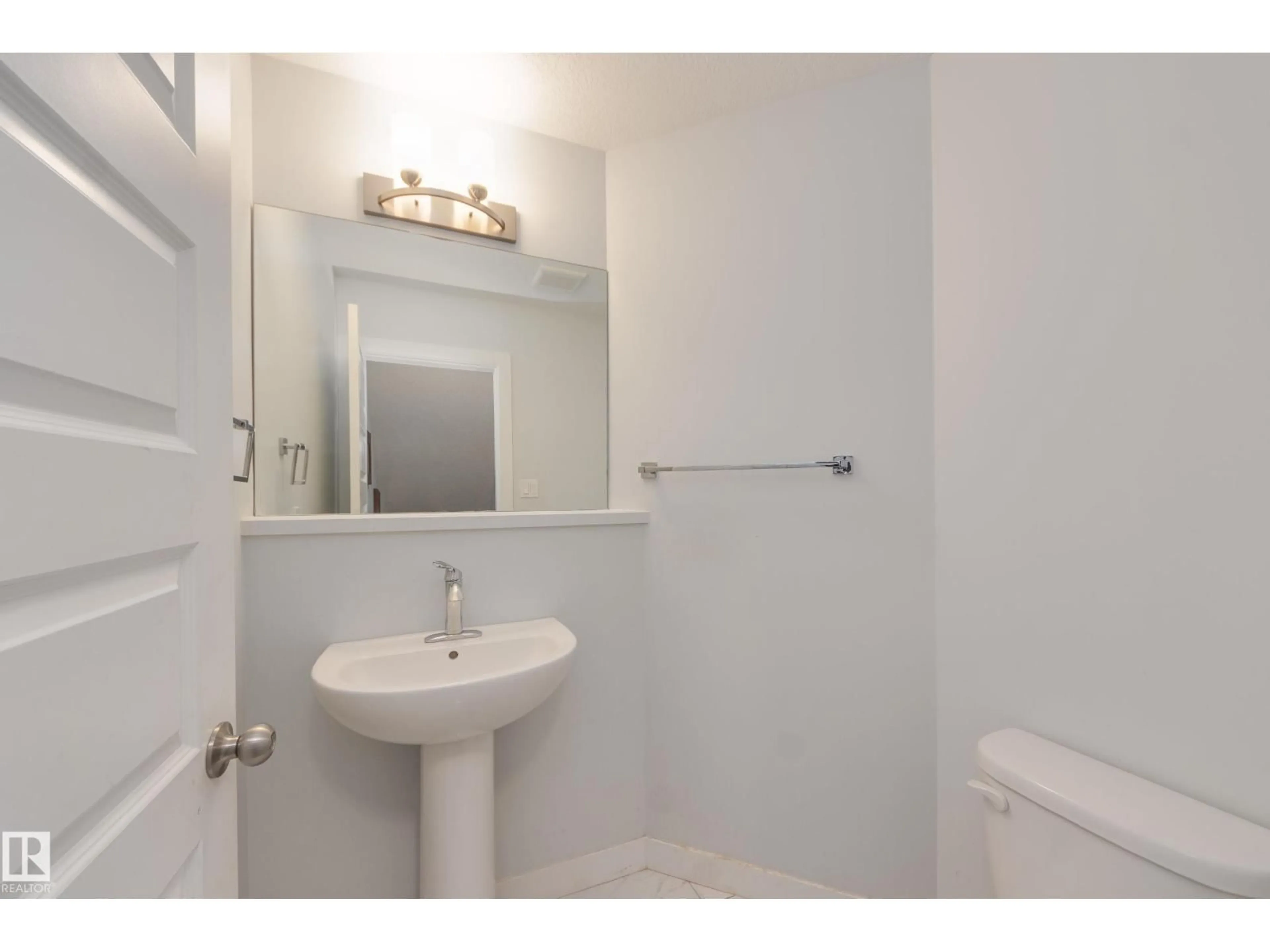 Standard bathroom, ceramic/tile floor for SW - 66 723 172 ST, Edmonton Alberta T6W1A5