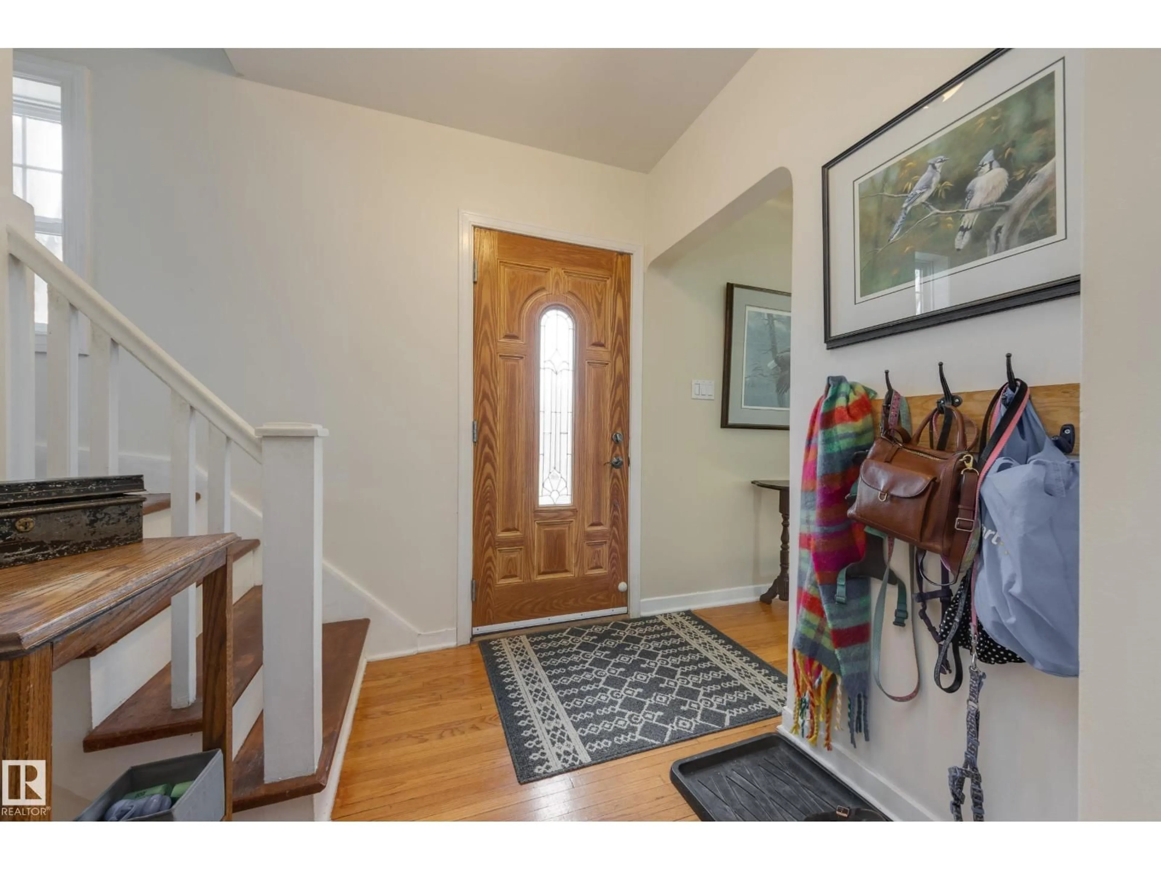 Indoor entryway for 11516 72 AV, Edmonton Alberta T6G0B8