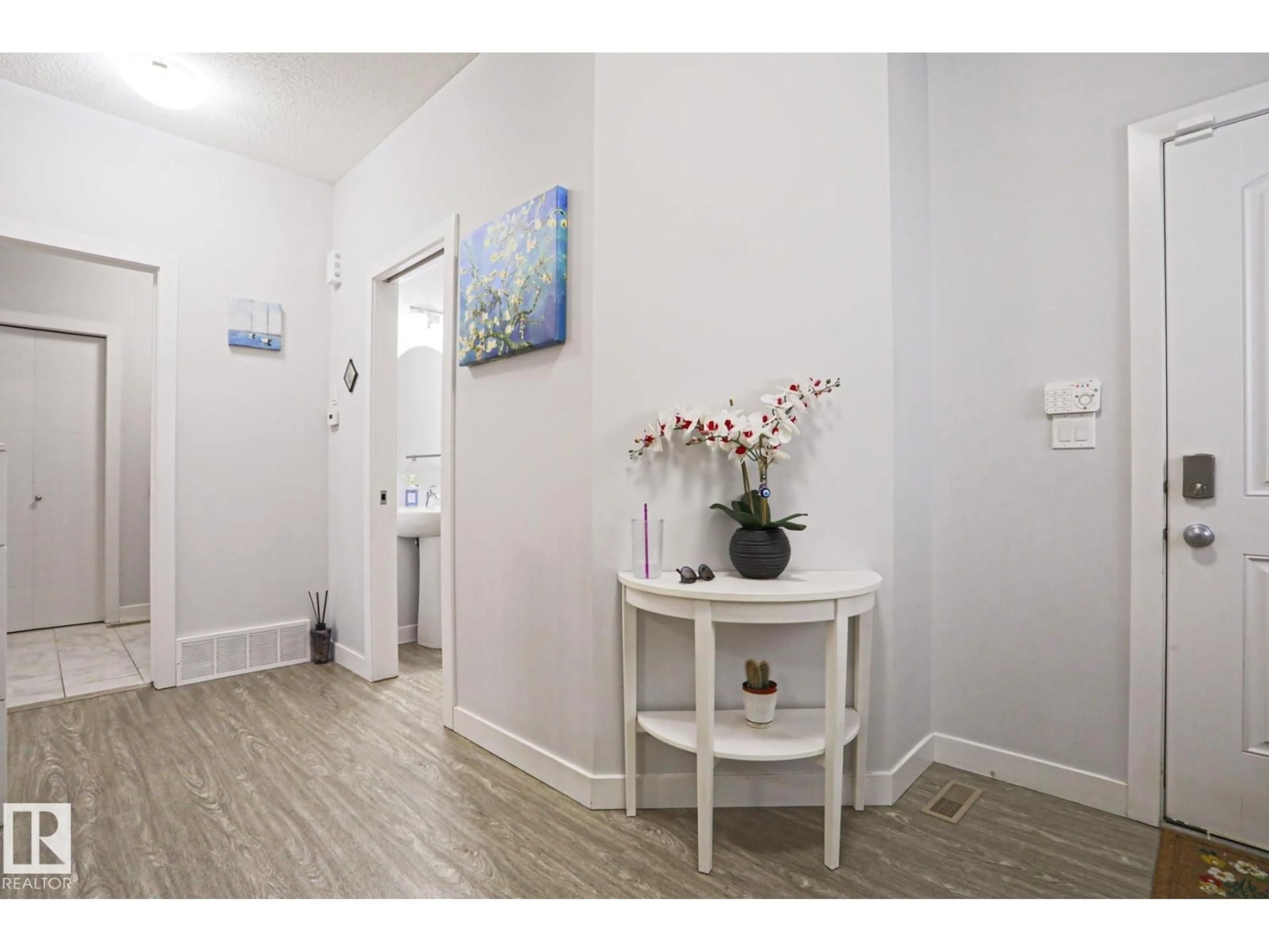 Indoor entryway for 7314 EDGEMONT WY, Edmonton Alberta T6M0S1