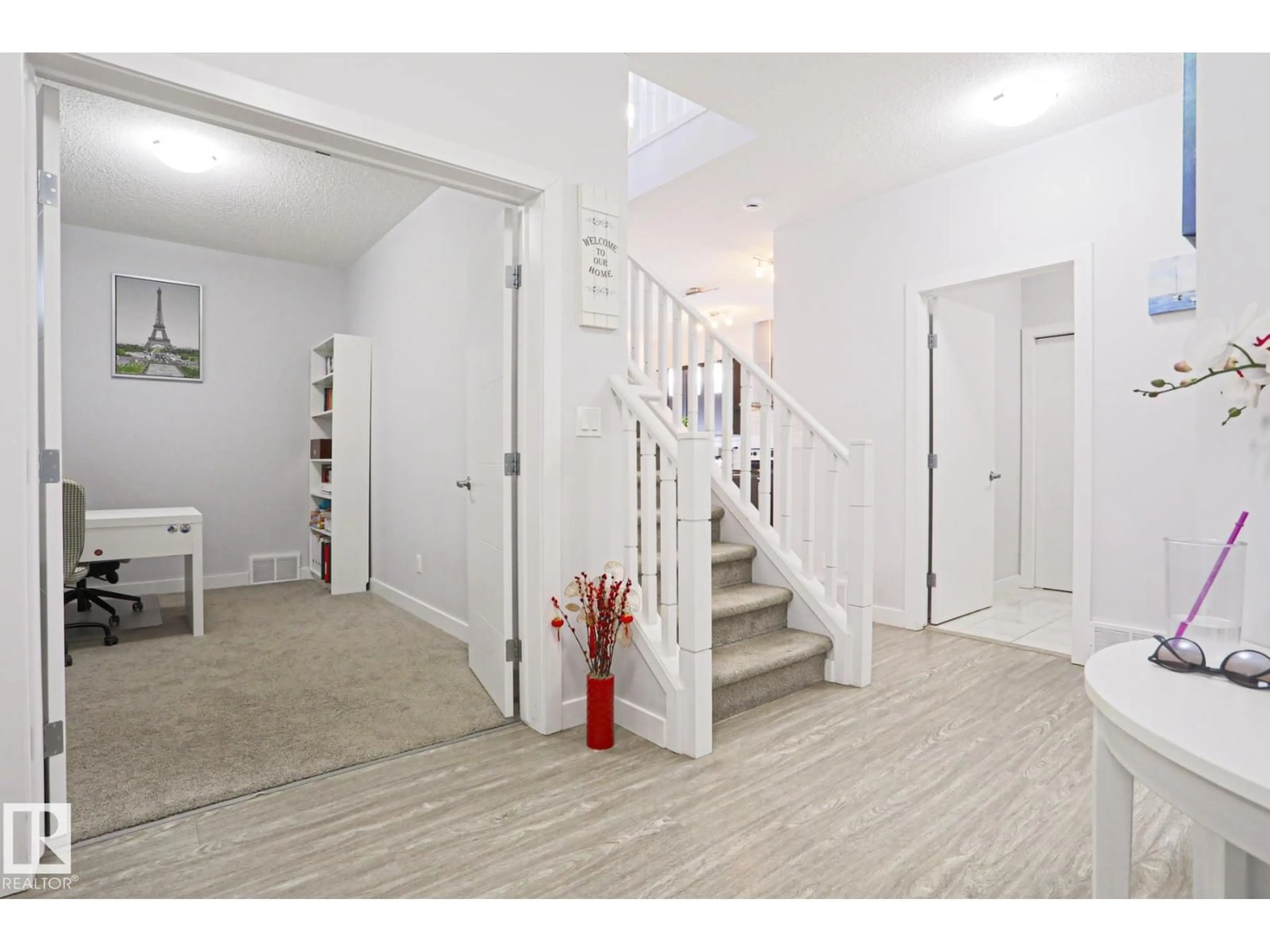 Indoor foyer for 7314 EDGEMONT WY, Edmonton Alberta T6M0S1