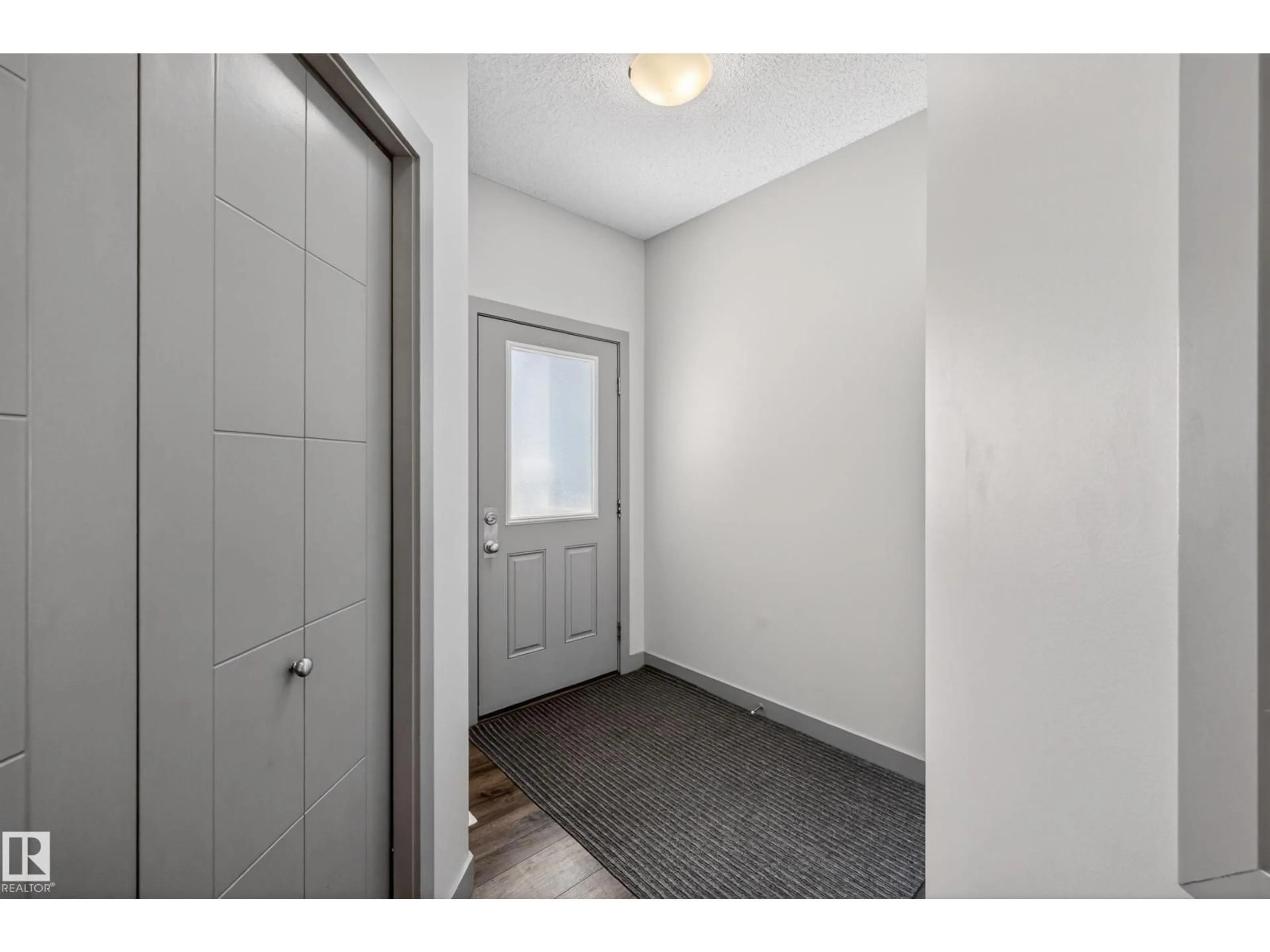 Indoor entryway for 934 BERG PL, Leduc Alberta T9E1J6