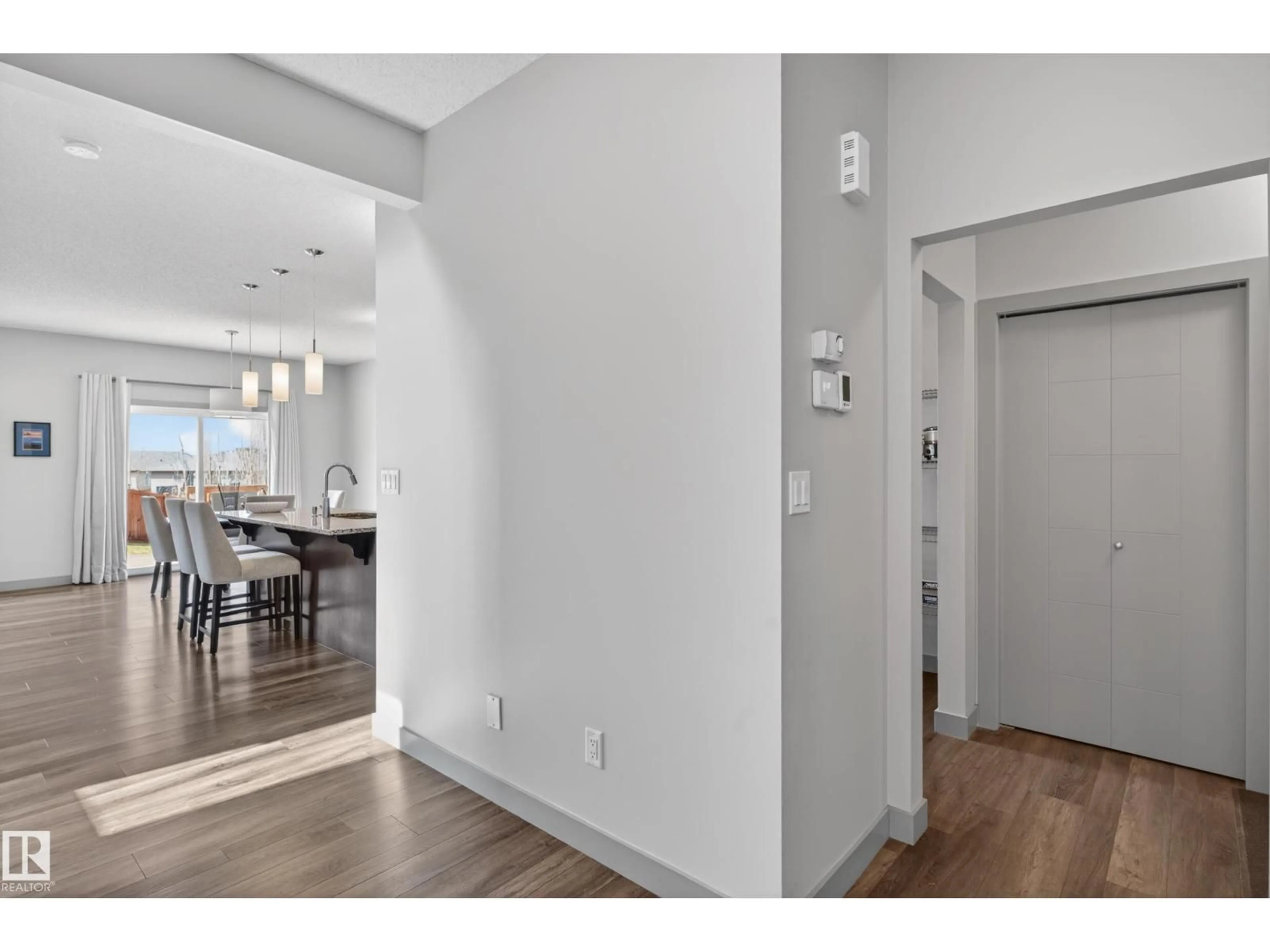 Indoor entryway for 934 BERG PL, Leduc Alberta T9E1J6