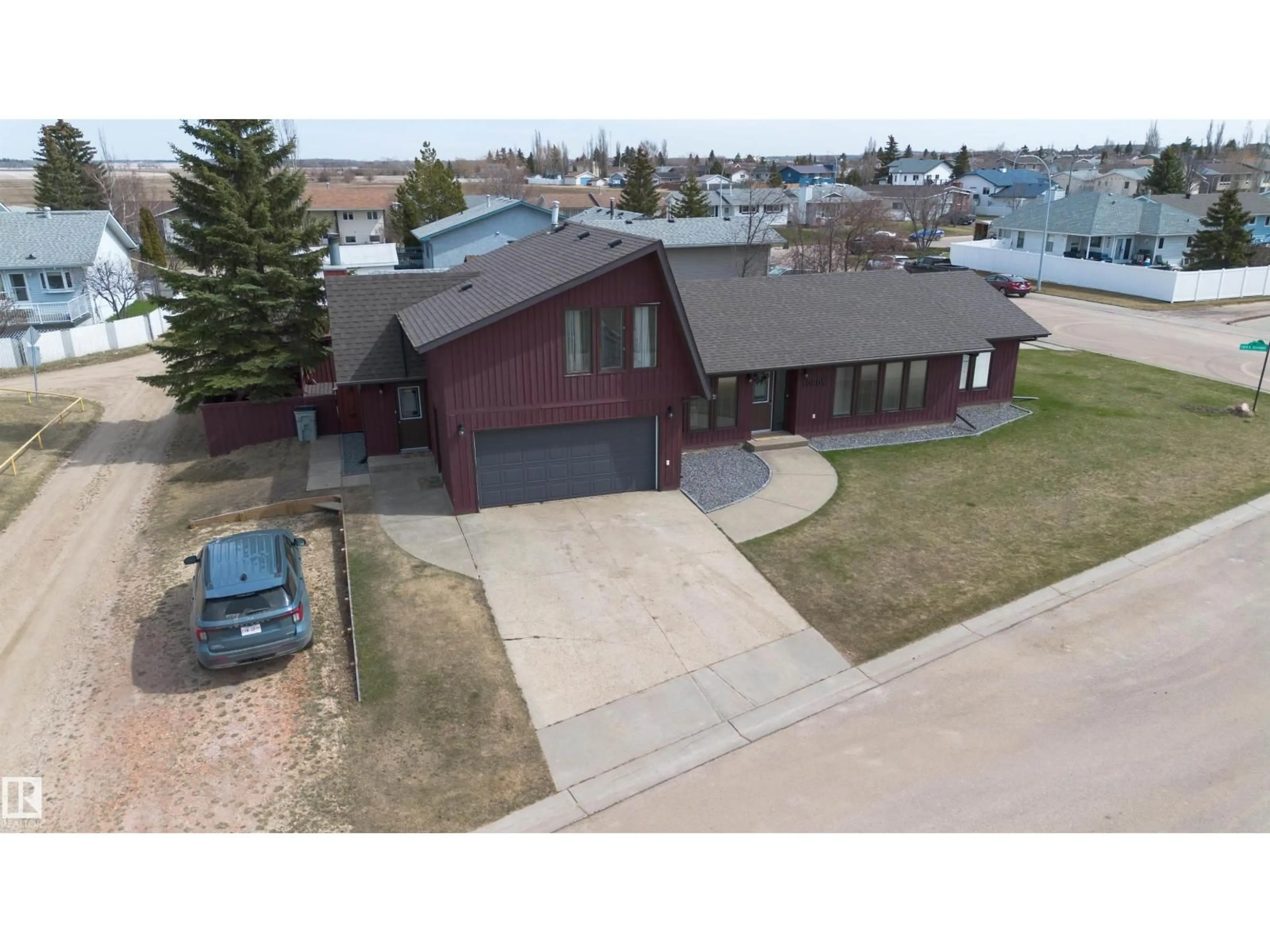 A pic from outside/outdoor area/front of a property/back of a property/a pic from drone, street for 10804 107 ST, Westlock Alberta T7P1C3