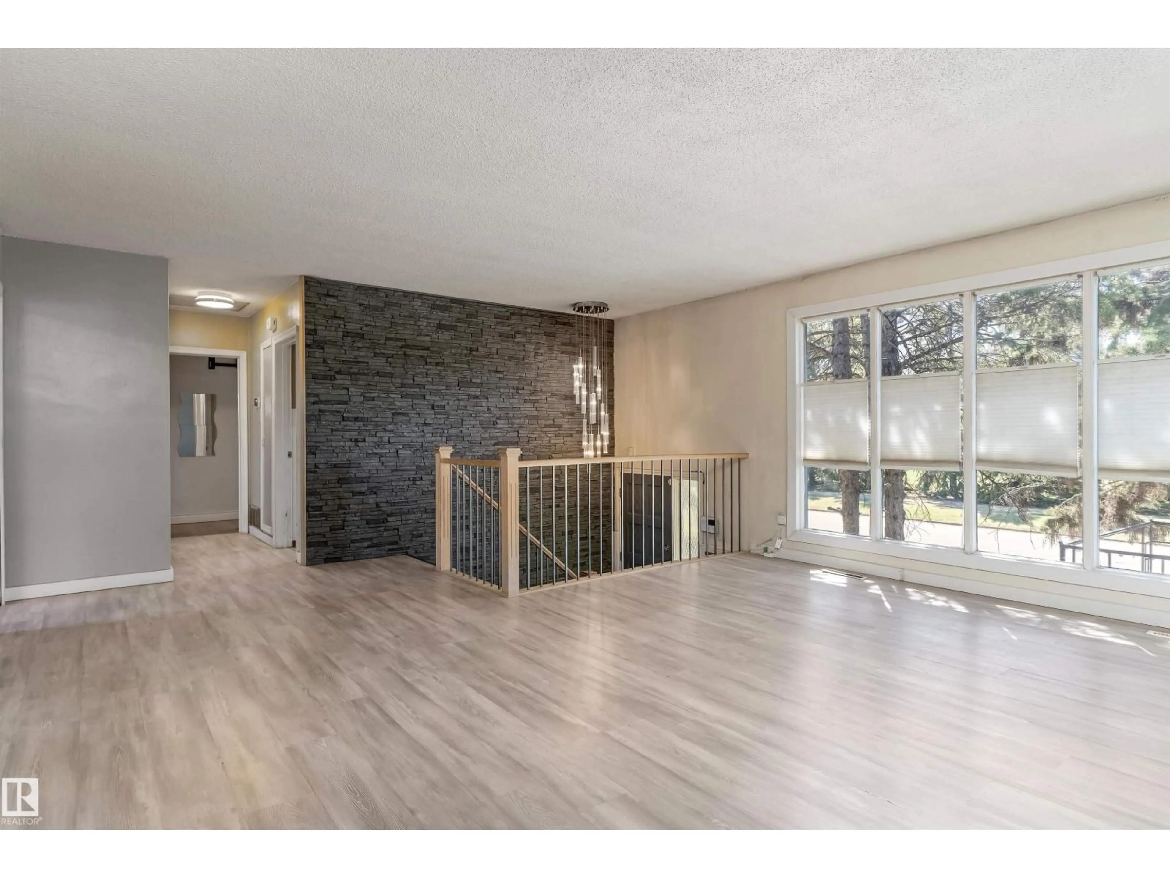 Indoor foyer for 13208 128 AV, Edmonton Alberta T5L3H2