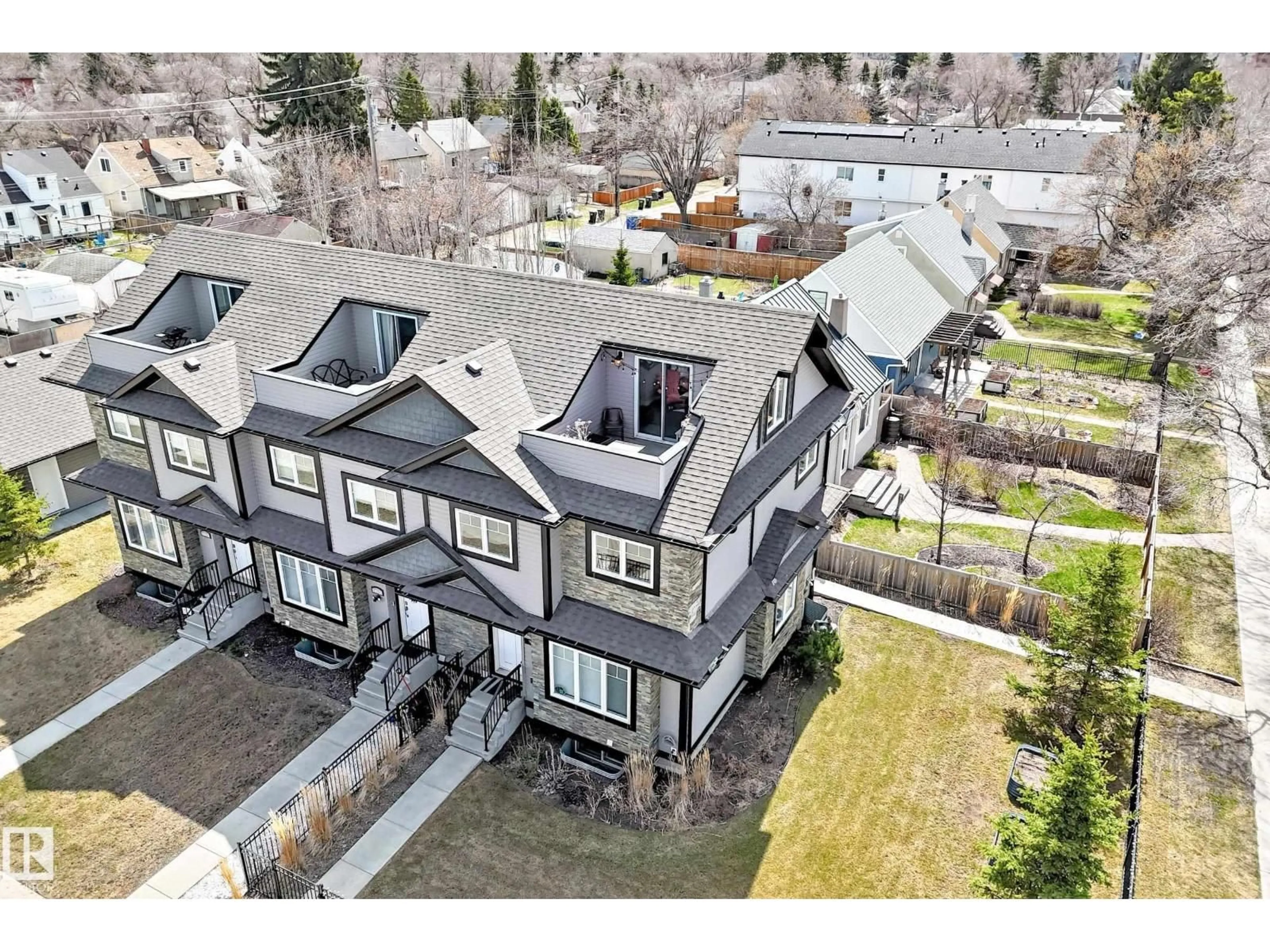 A pic from outside/outdoor area/front of a property/back of a property/a pic from drone, mountain view for 10519 114 AV, Edmonton Alberta T5G1Z4