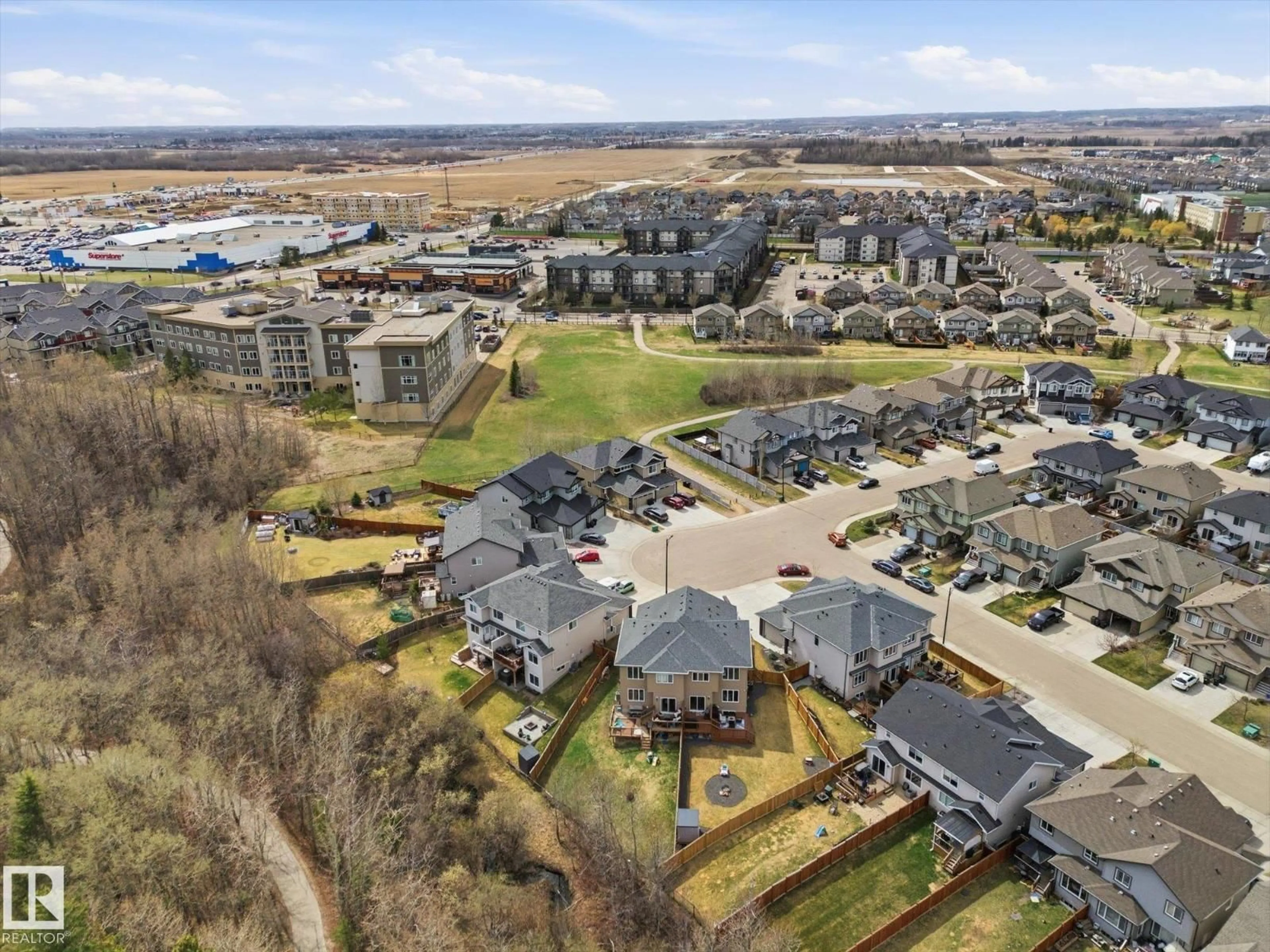 A pic from outside/outdoor area/front of a property/back of a property/a pic from drone, water/lake/river/ocean view for 75 MEADOWPARK GA, Spruce Grove Alberta T7X0T9