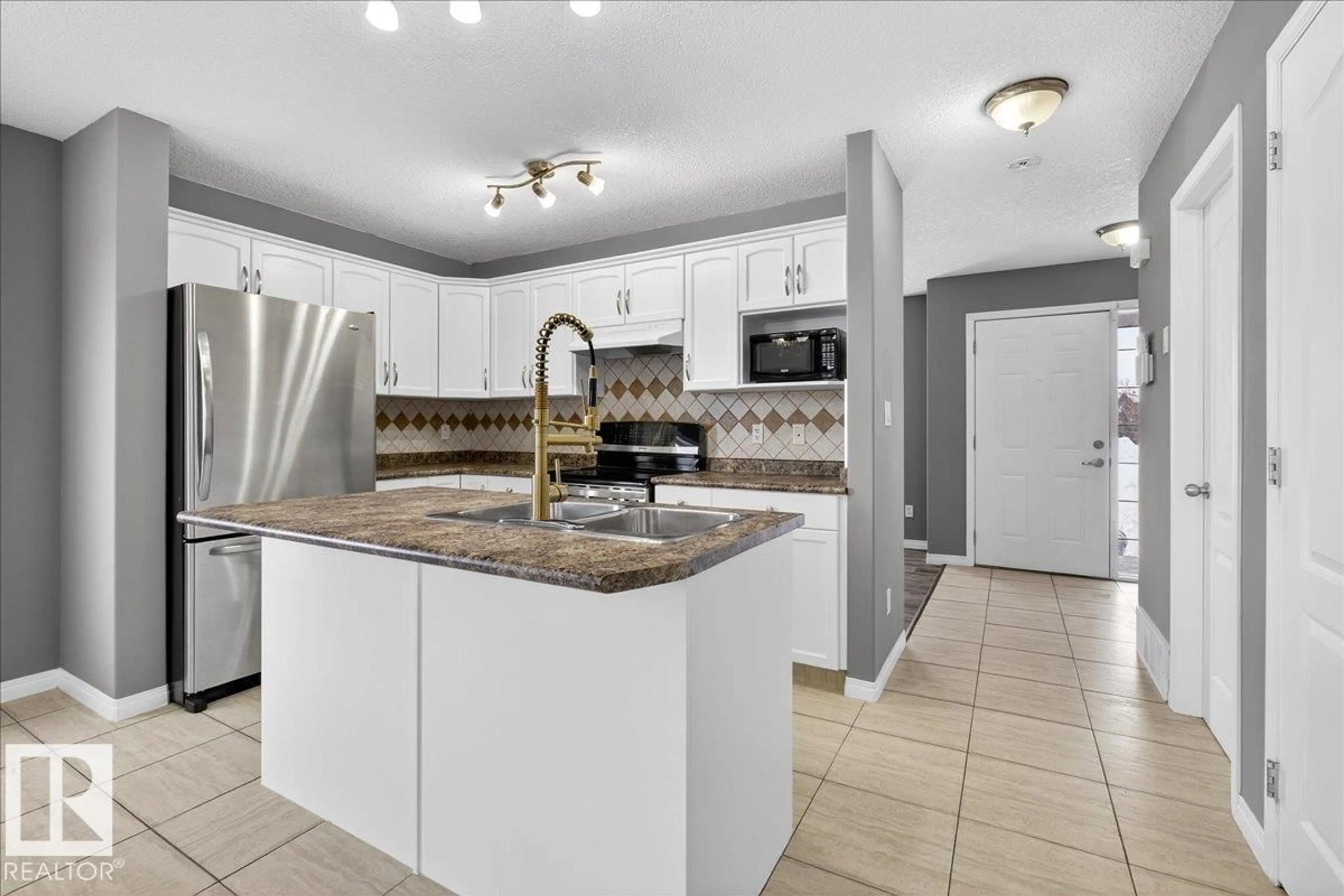 Open concept kitchen, ceramic/tile floor for 150 ACACIA CI, Leduc Alberta T9E0C9