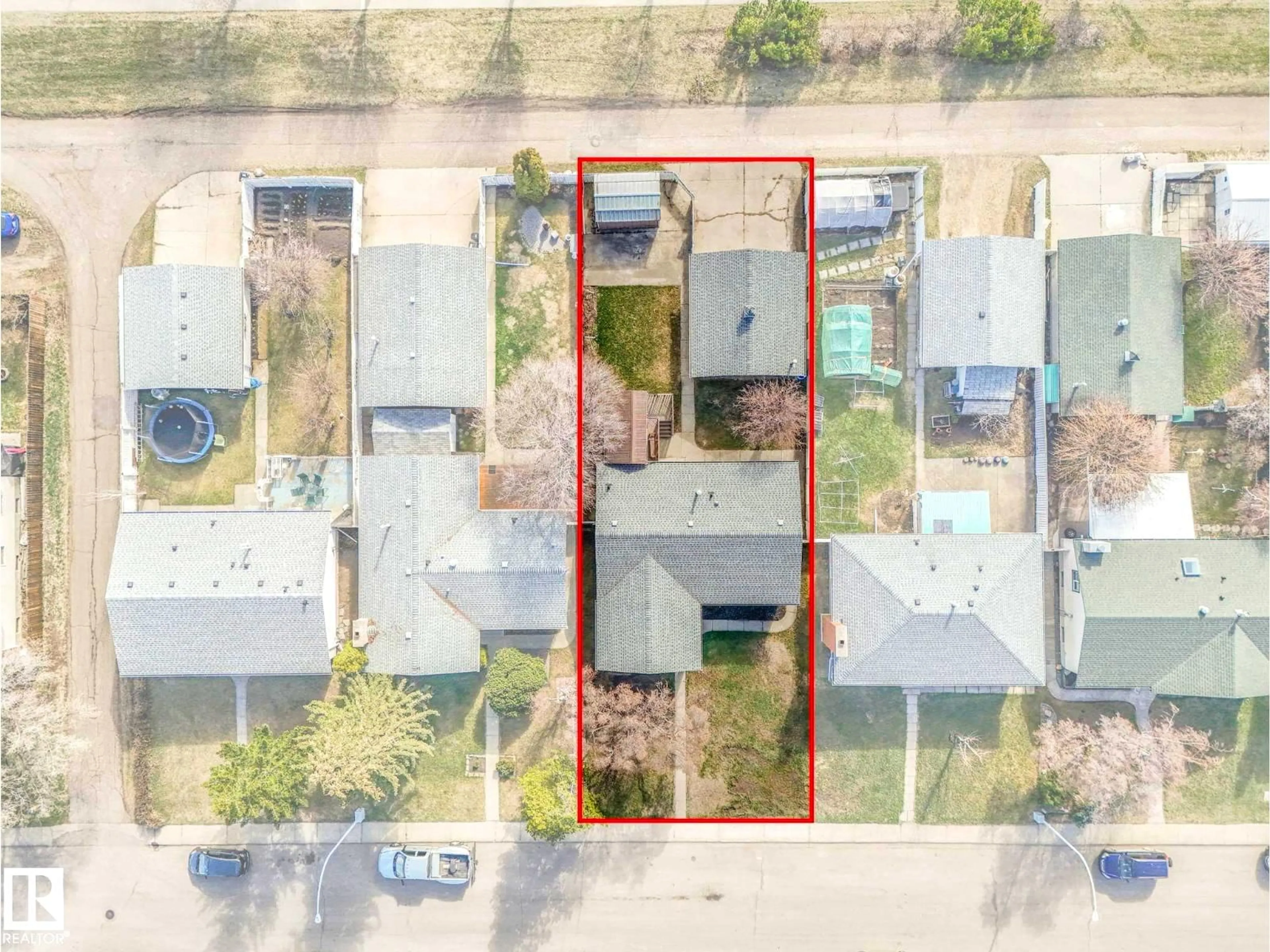 A pic from outside/outdoor area/front of a property/back of a property/a pic from drone, street for NW - 15015 83 ST, Edmonton Alberta T5E5T3