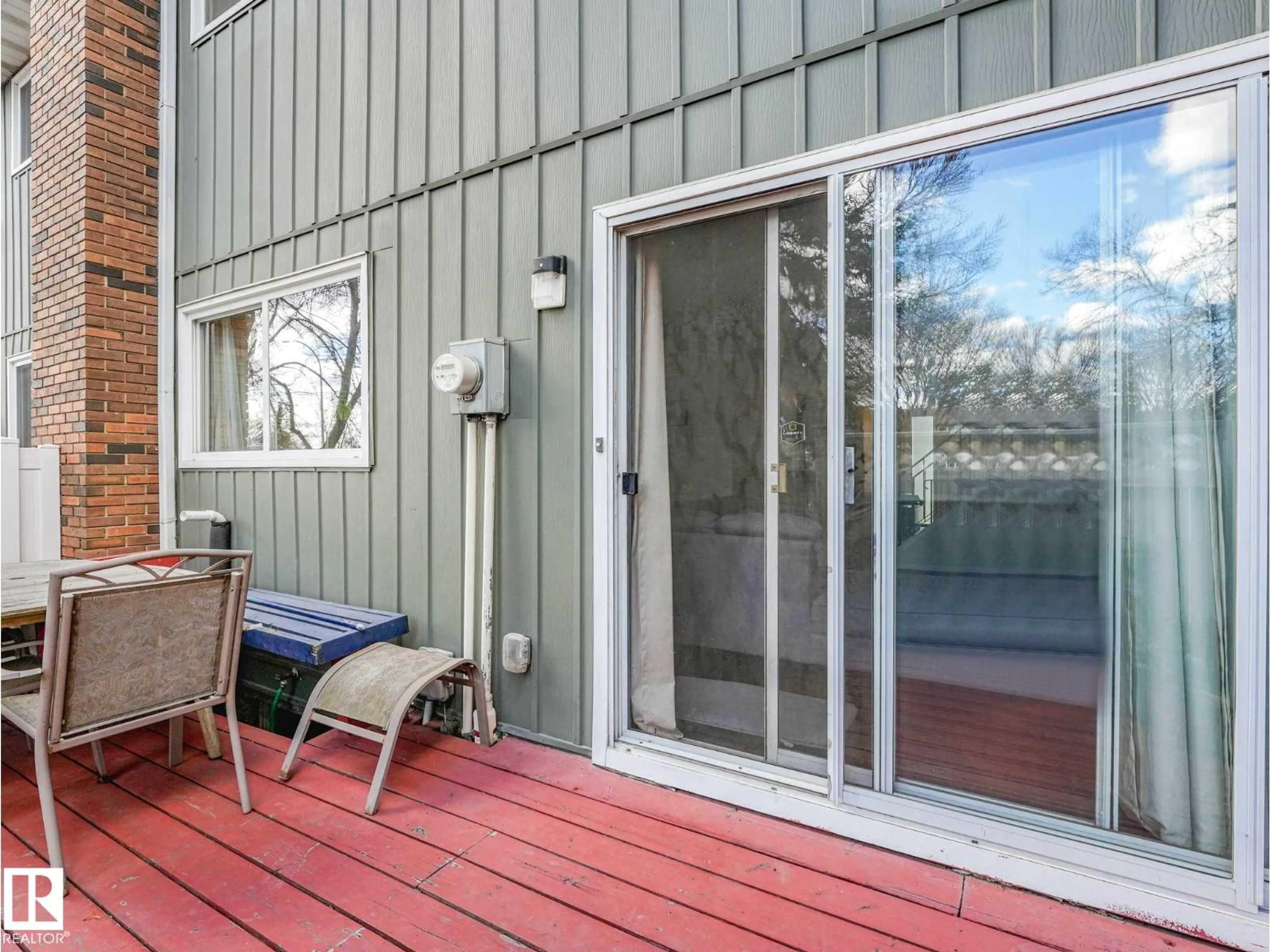 Patio, water/lake/river/ocean view for 13405 40 ST NW, Edmonton Alberta T5A3L9