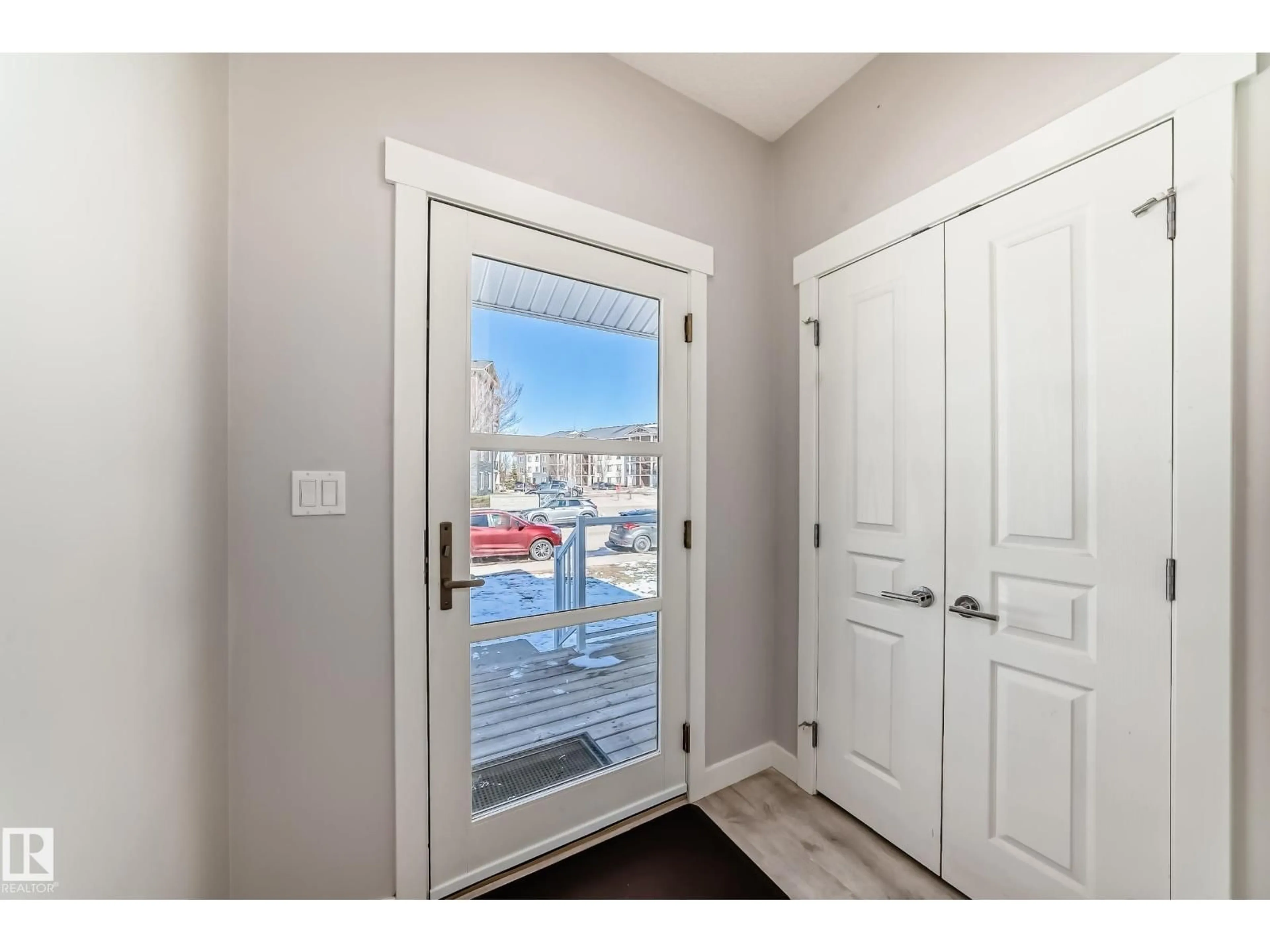 Indoor entryway for NW - 18127 77 ST, Edmonton Alberta T5Z0L8