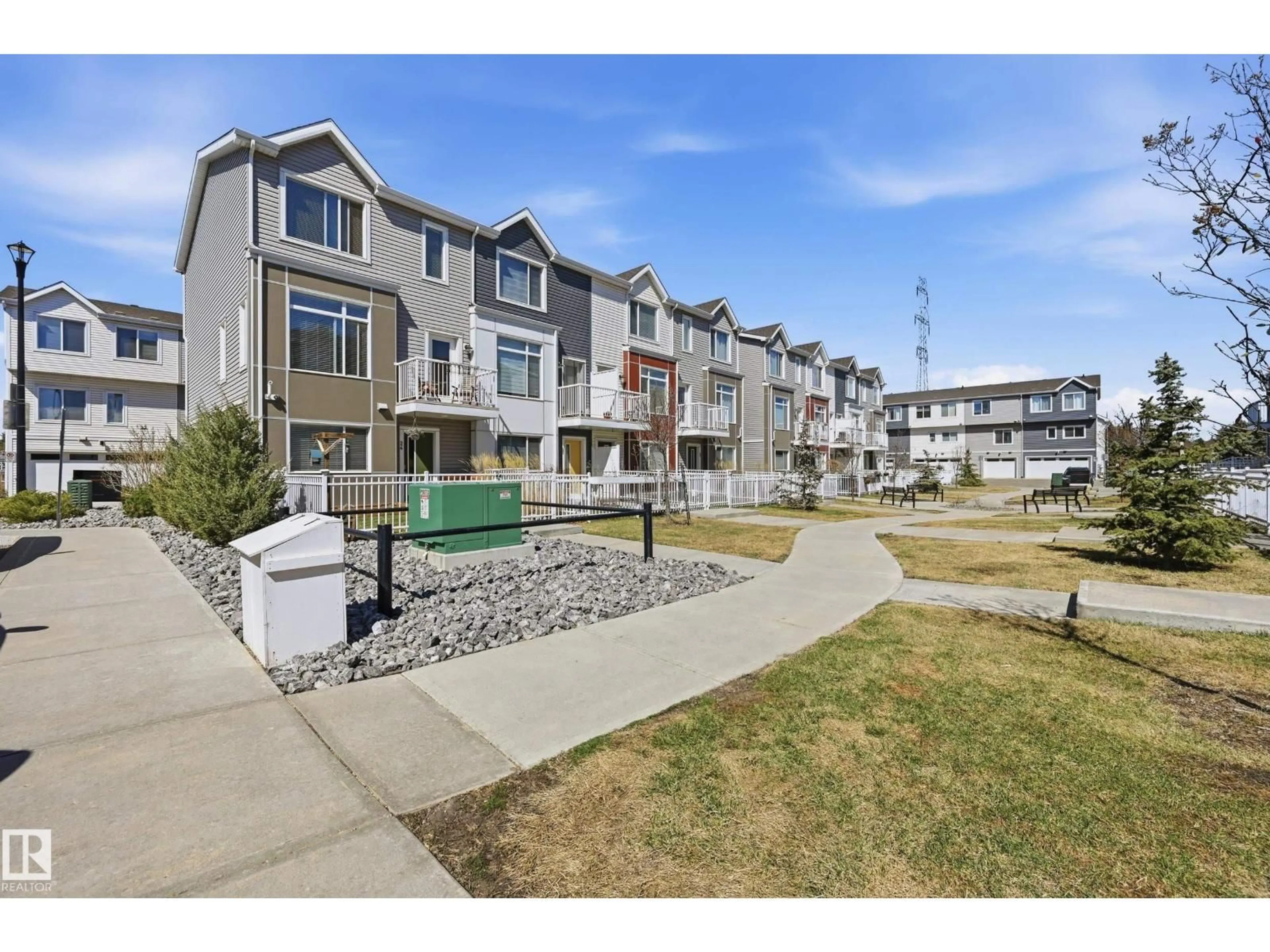 A pic from outside/outdoor area/front of a property/back of a property/a pic from drone, unknown for 24 215 SADDLEBACK RD, Edmonton Alberta T6J5T6
