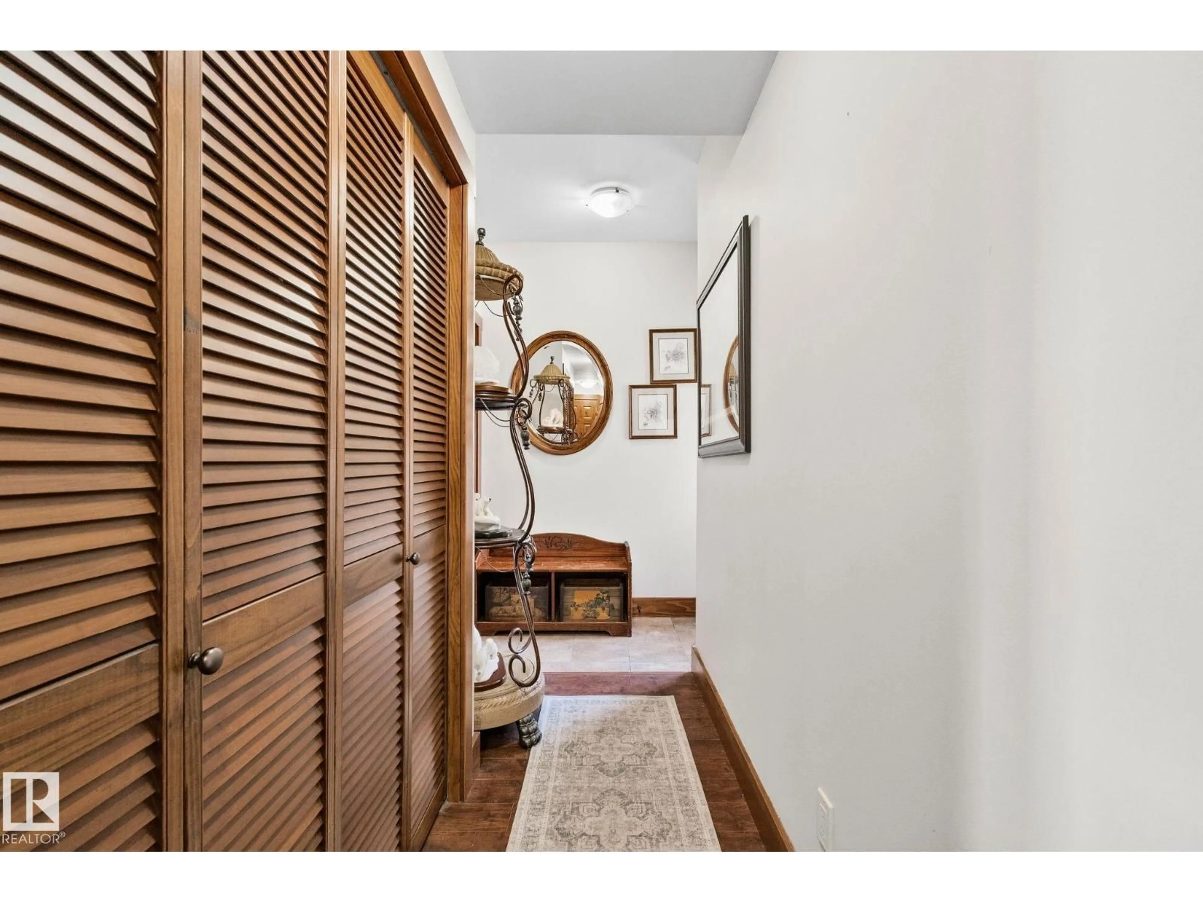 Indoor entryway for 2201 GRAYBRIAR GR, Stony Plain Alberta T7Z0G1