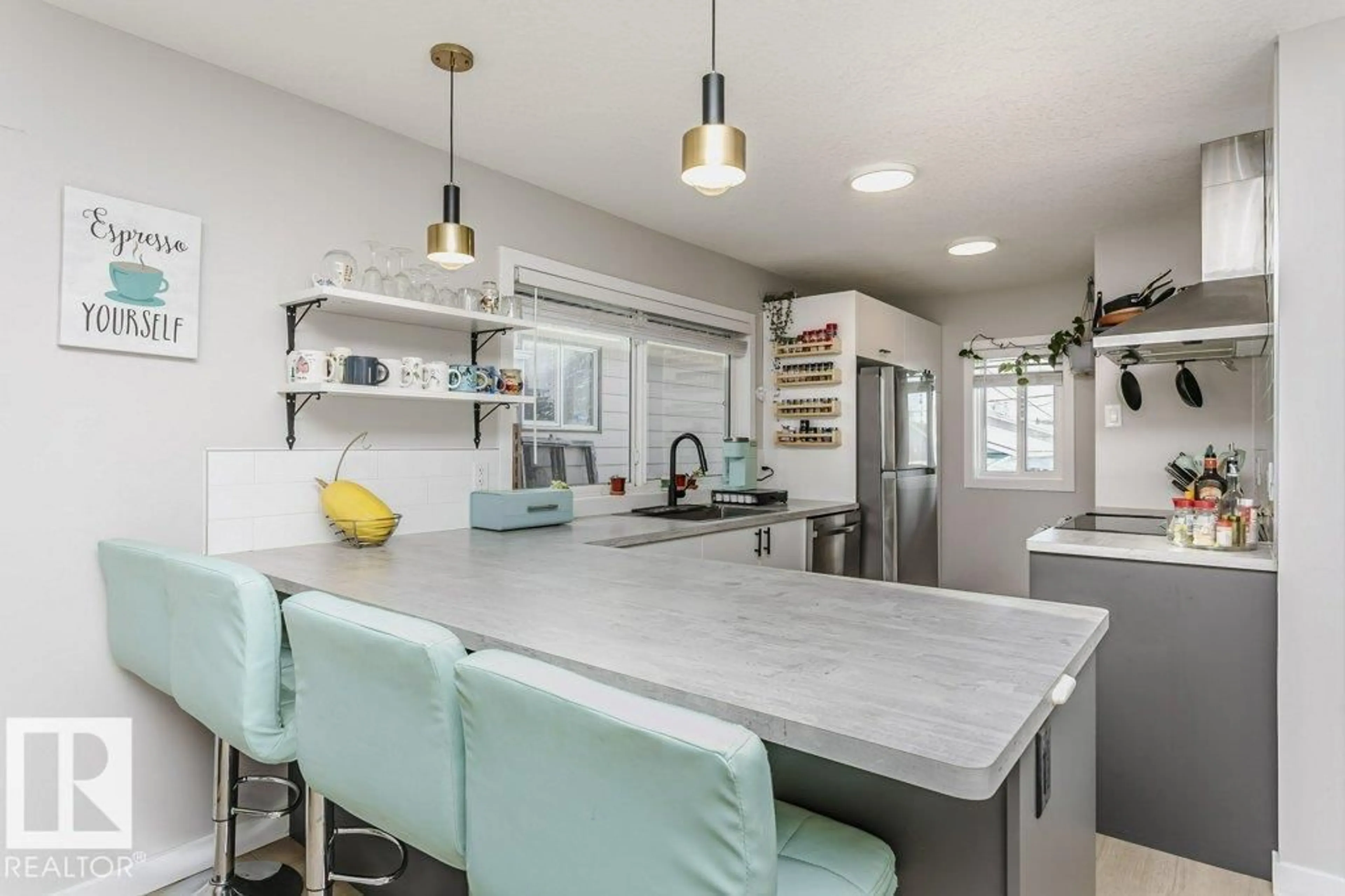 Contemporary kitchen, unknown for NW - 9020 152 ST, Edmonton Alberta T5R1M3