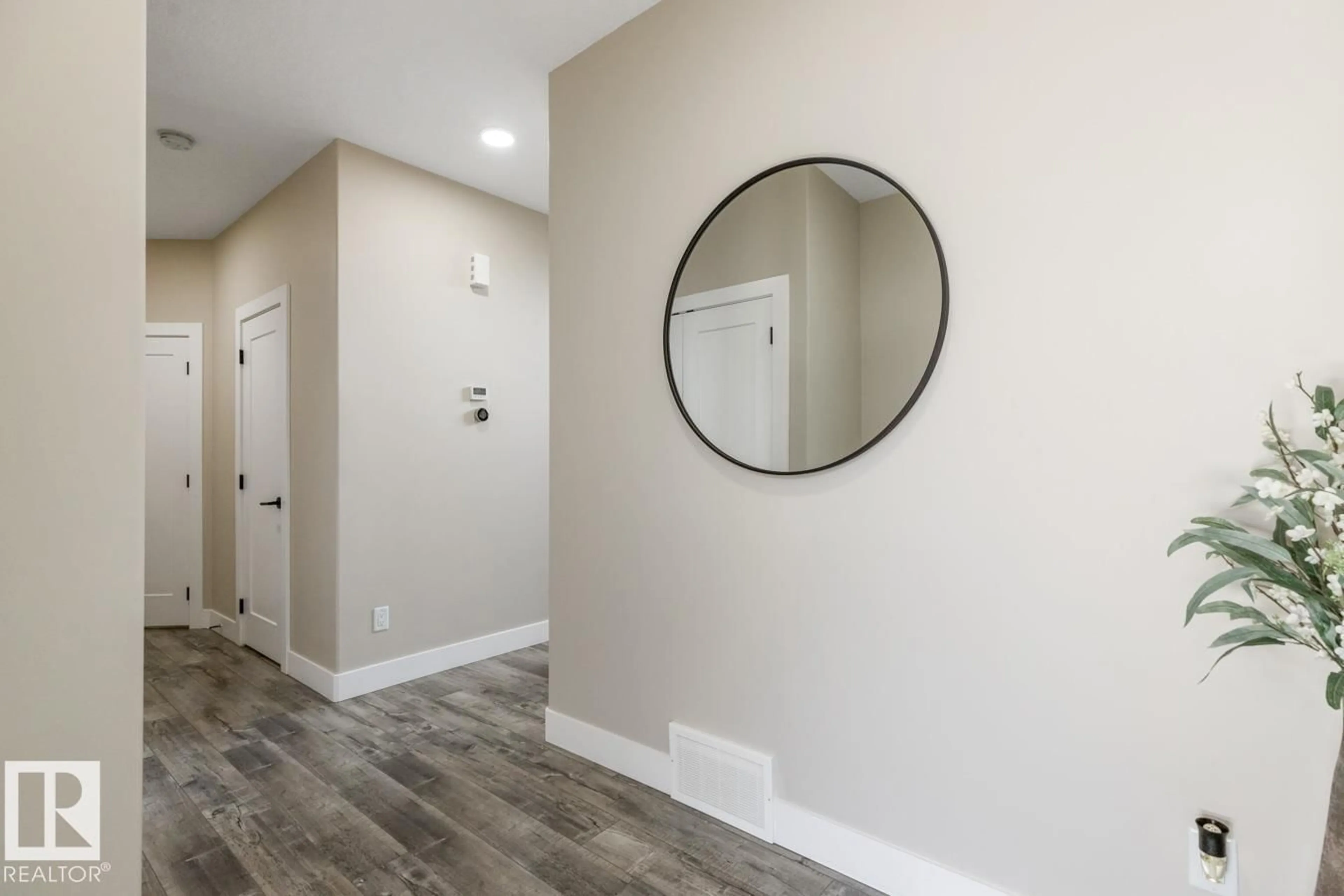 Indoor entryway for 777 BERG LO, Leduc Alberta T9E1G8