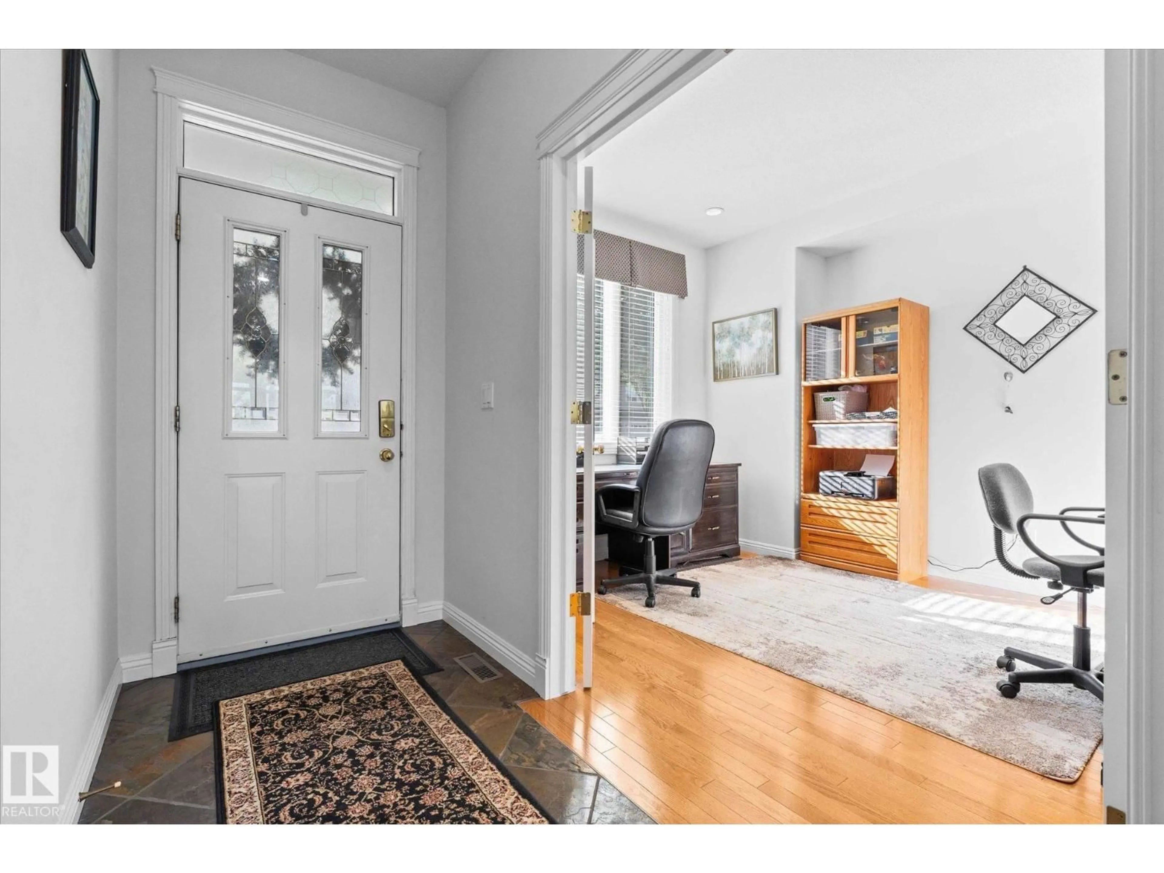 Indoor entryway for #6 - 50 OAKRIDGE DR, St. Albert Alberta T8N7A1
