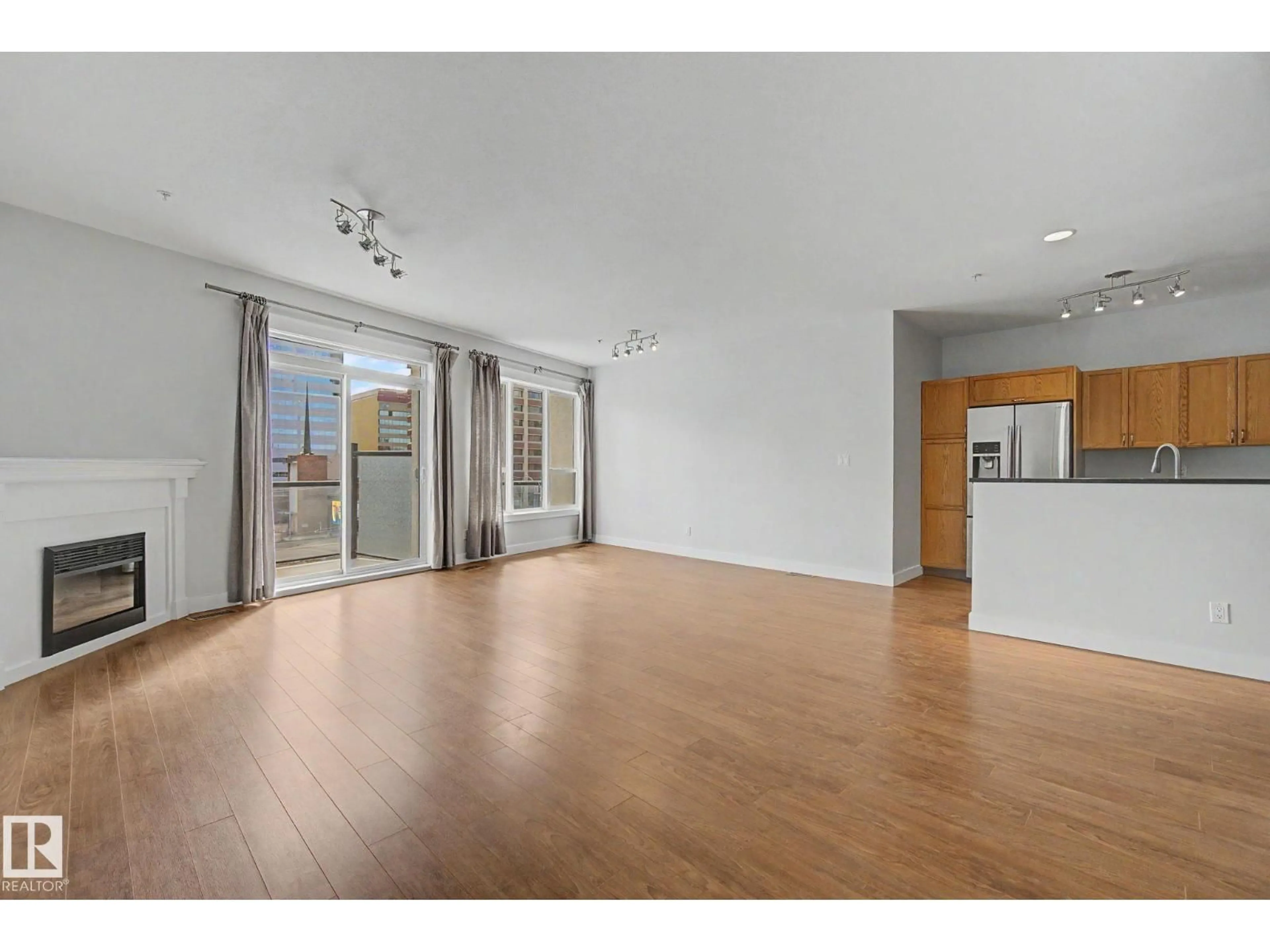 A pic of a room for 10033 - 411 110 ST NW, Edmonton Alberta T5K1J5