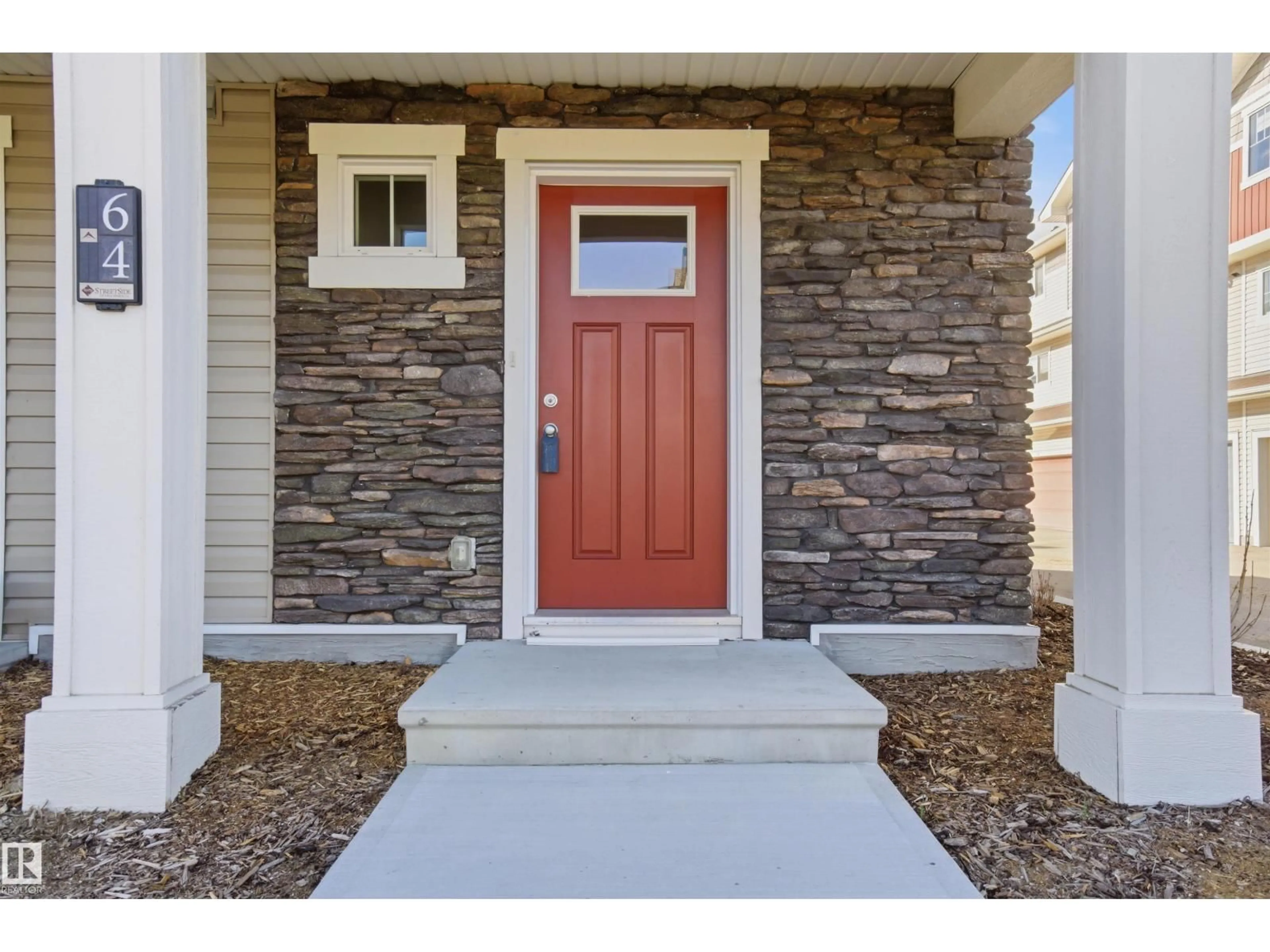 Indoor entryway for 64 17832 78 ST NW, Edmonton Alberta T5Z0P7