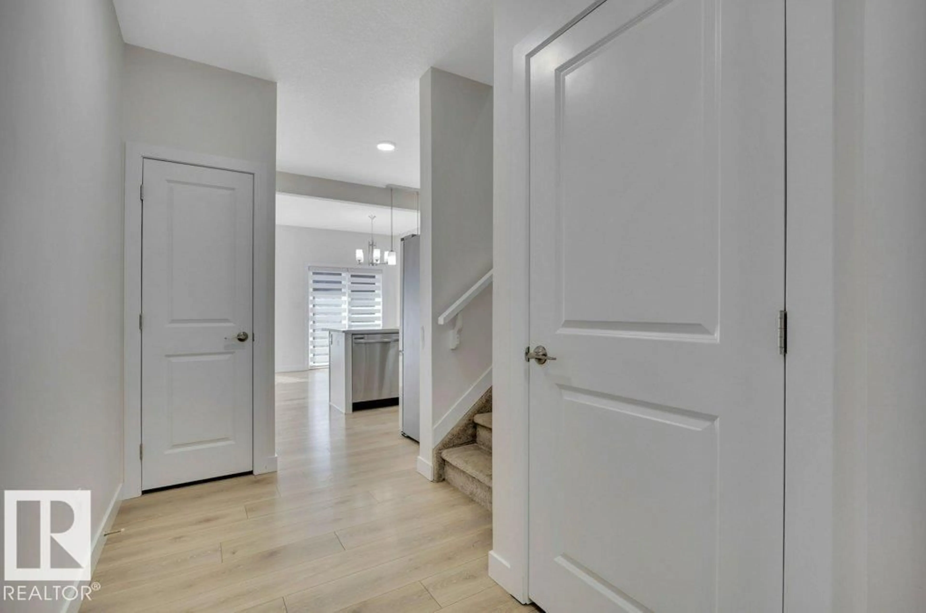 Indoor entryway for 603 - 46 ORCHARDS BV, Edmonton Alberta T6X1A2