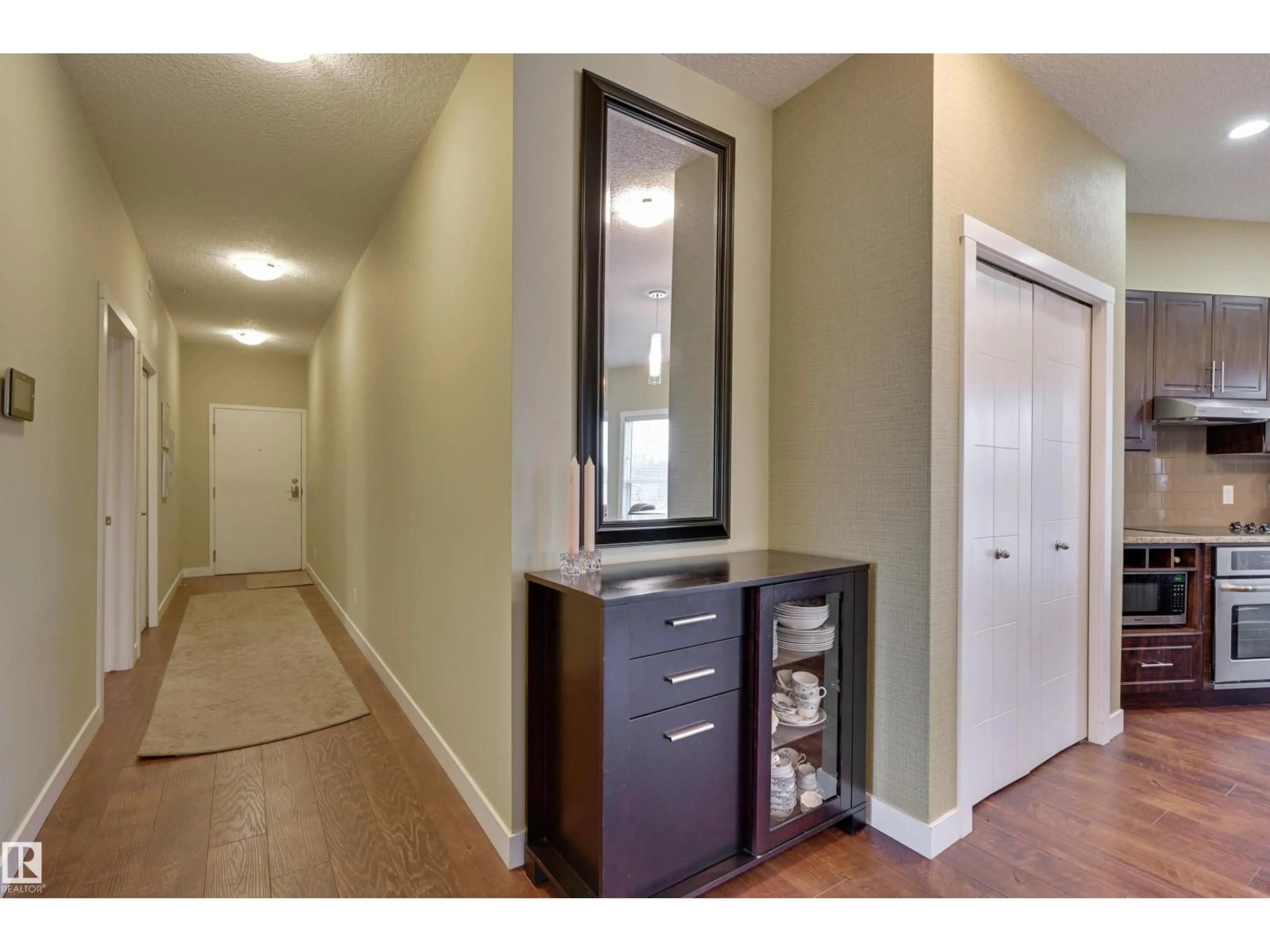 Indoor entryway for 405 - 10126 144 ST, Edmonton Alberta T5N2T7