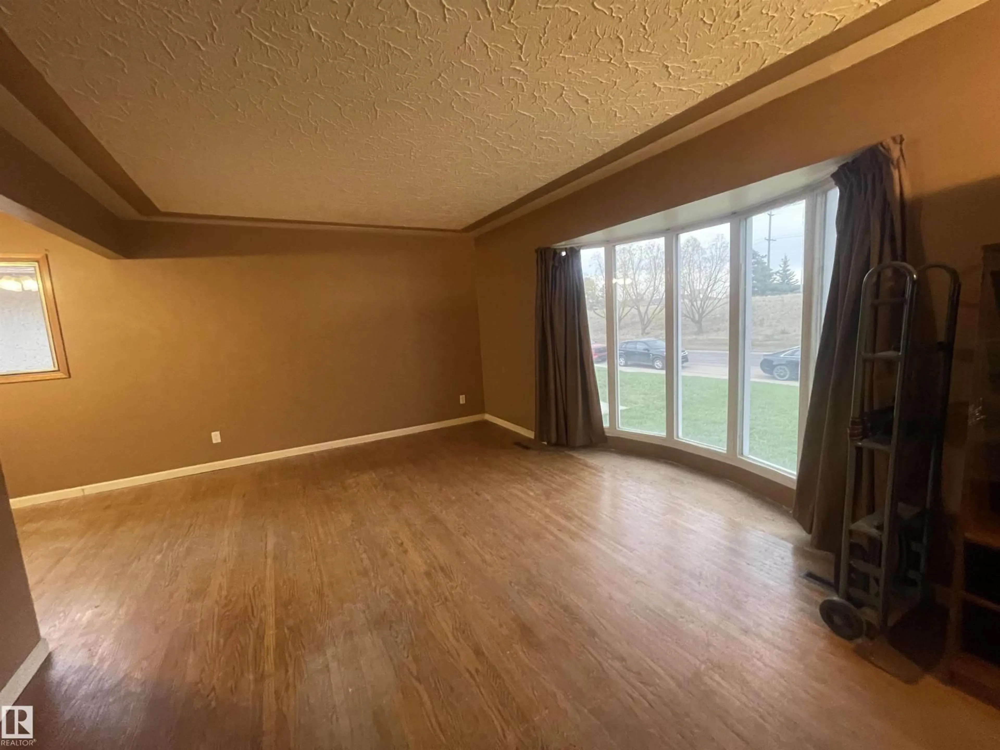 A pic of a room for 13804 132 AV, Edmonton Alberta T5L3R8