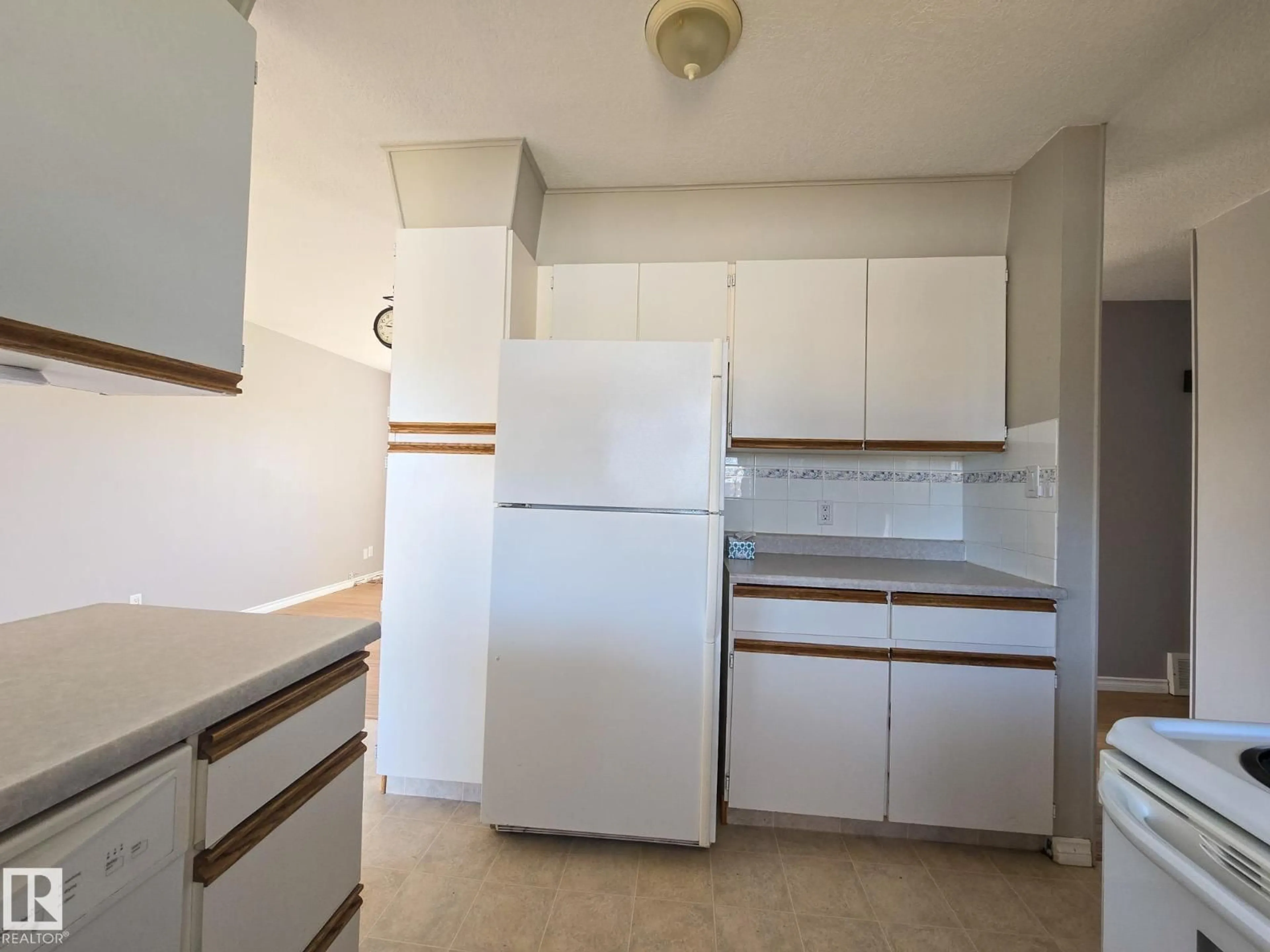 Standard kitchen, unknown for 4632 46 AV, Evansburg Alberta T0E0T0