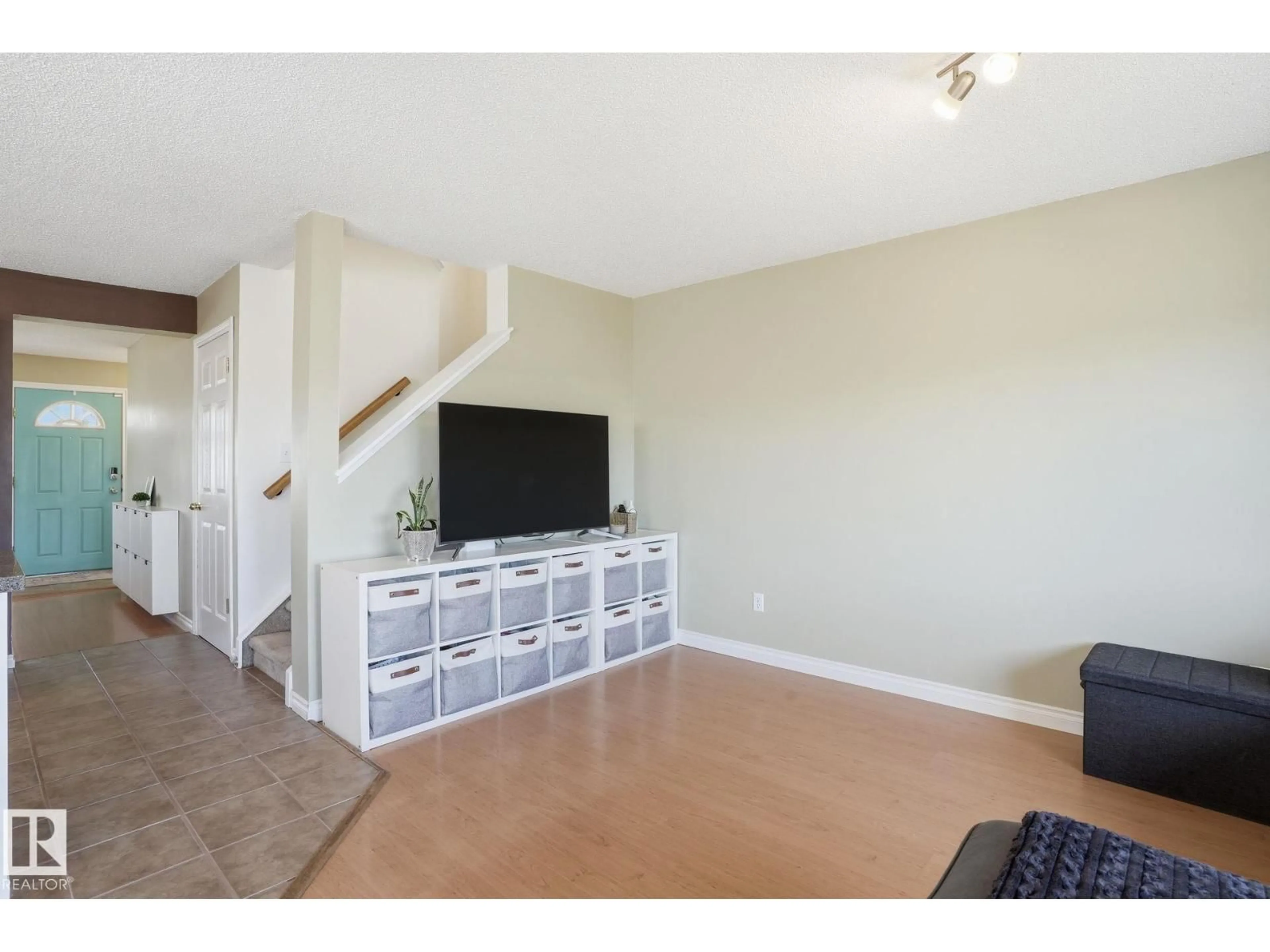 Unknown for 16215 57 ST, Edmonton Alberta T5Y2V3