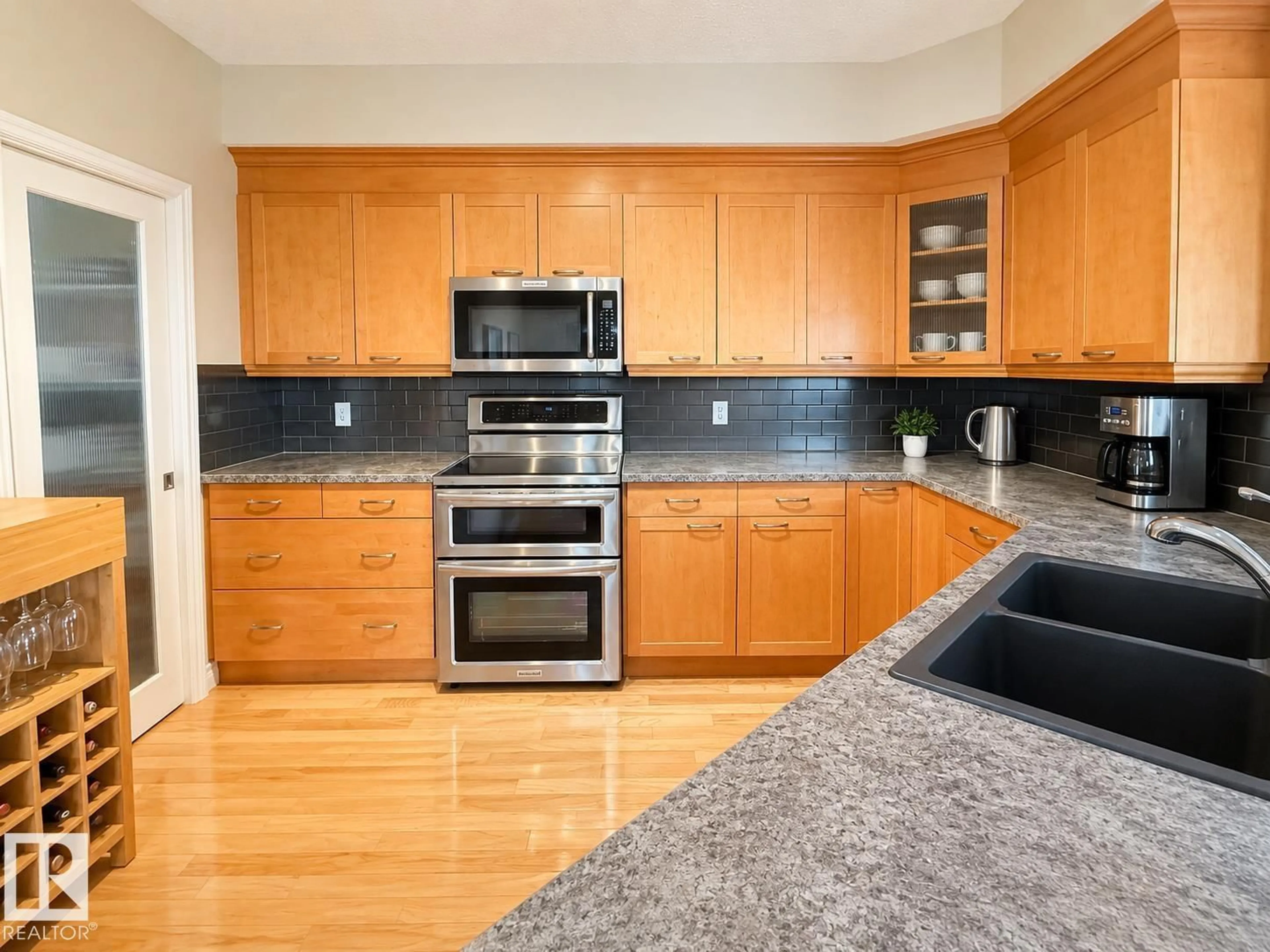 Unknown for #301 - 9803 96A ST NW, Edmonton Alberta T6A4A5