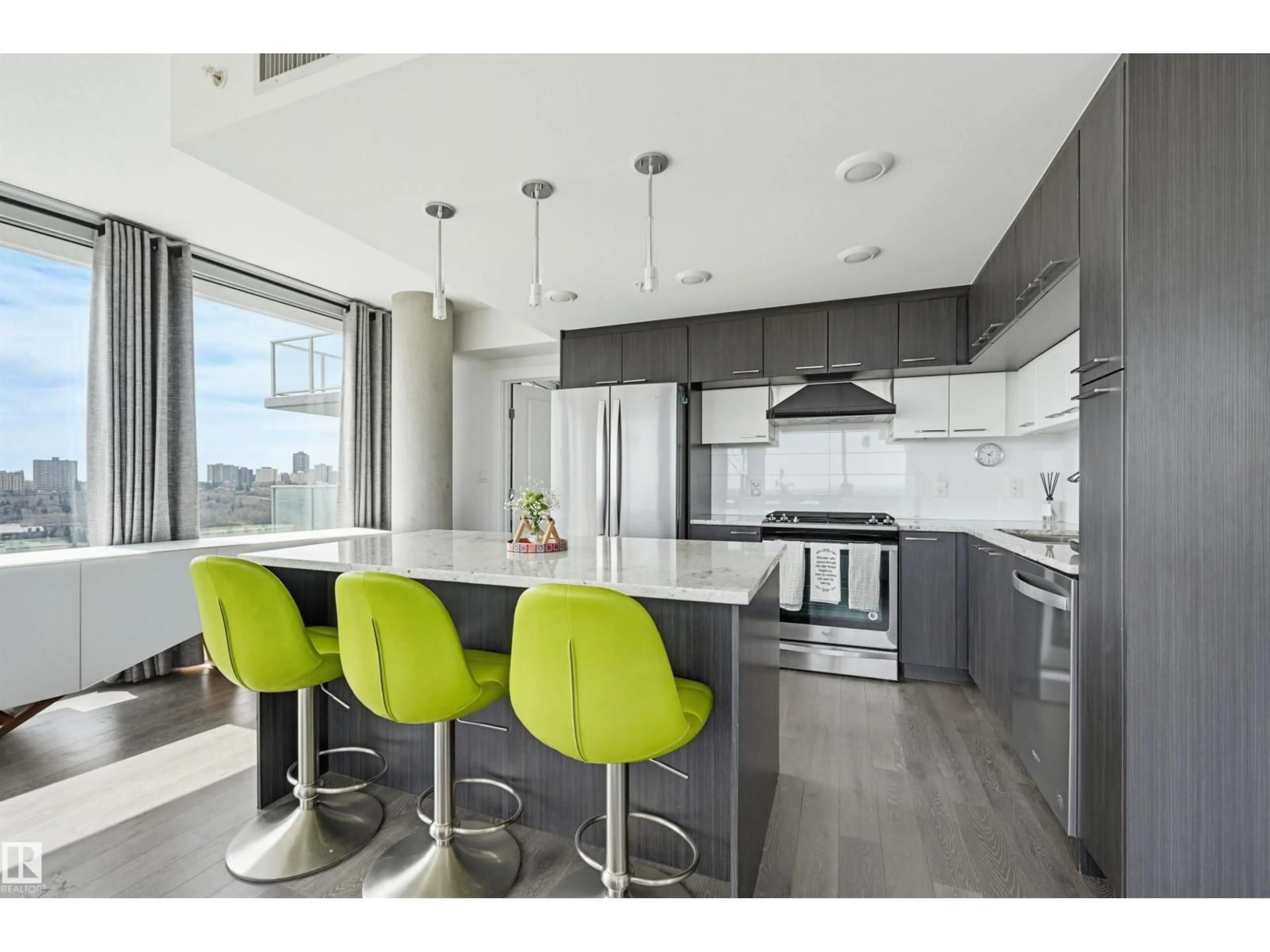 Contemporary kitchen, unknown for 9720 - 1605 106 ST, Edmonton Alberta T5K0K8