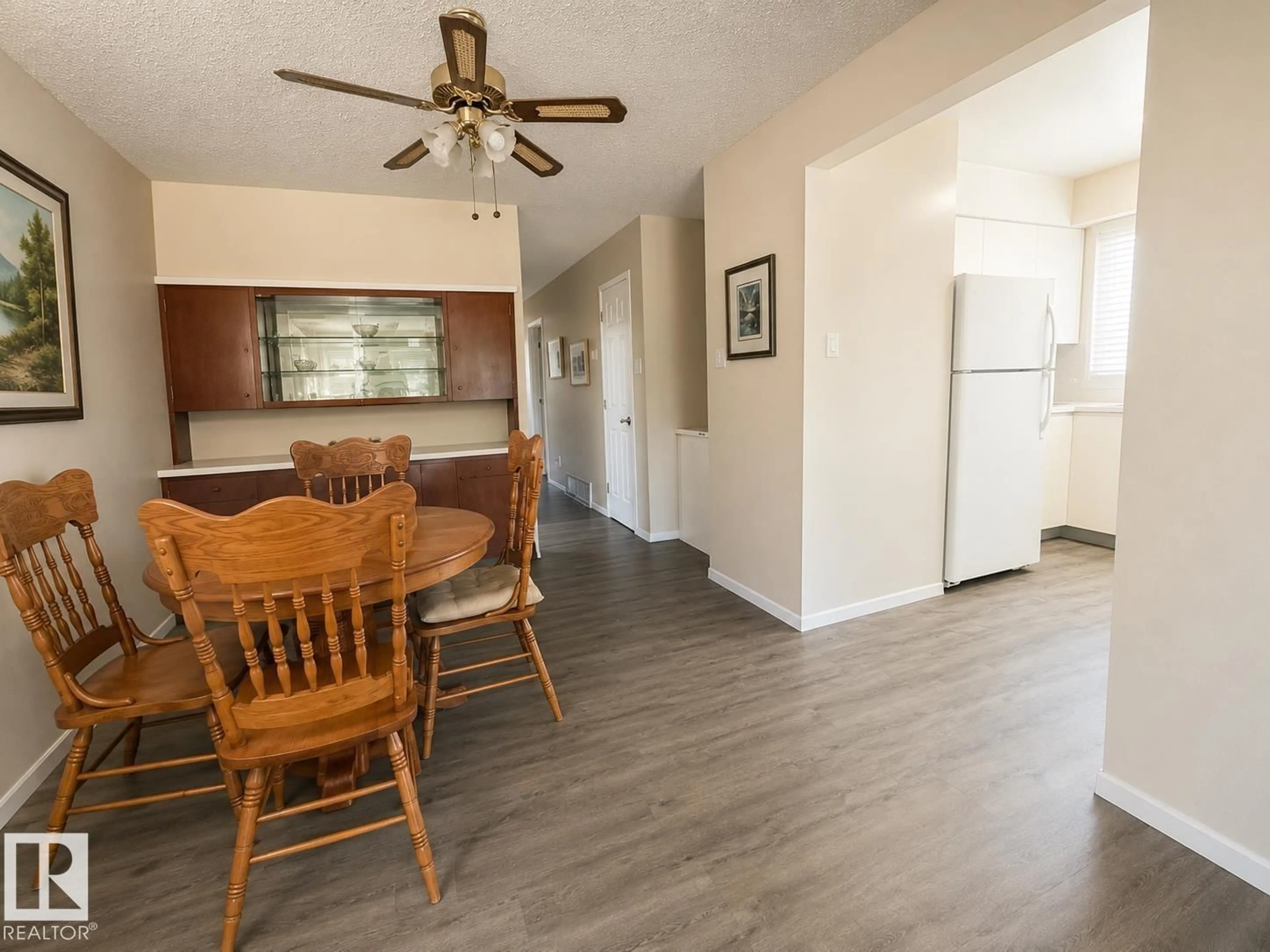 A pic of a room for 5712 101 AV, Edmonton Alberta T6A0G8