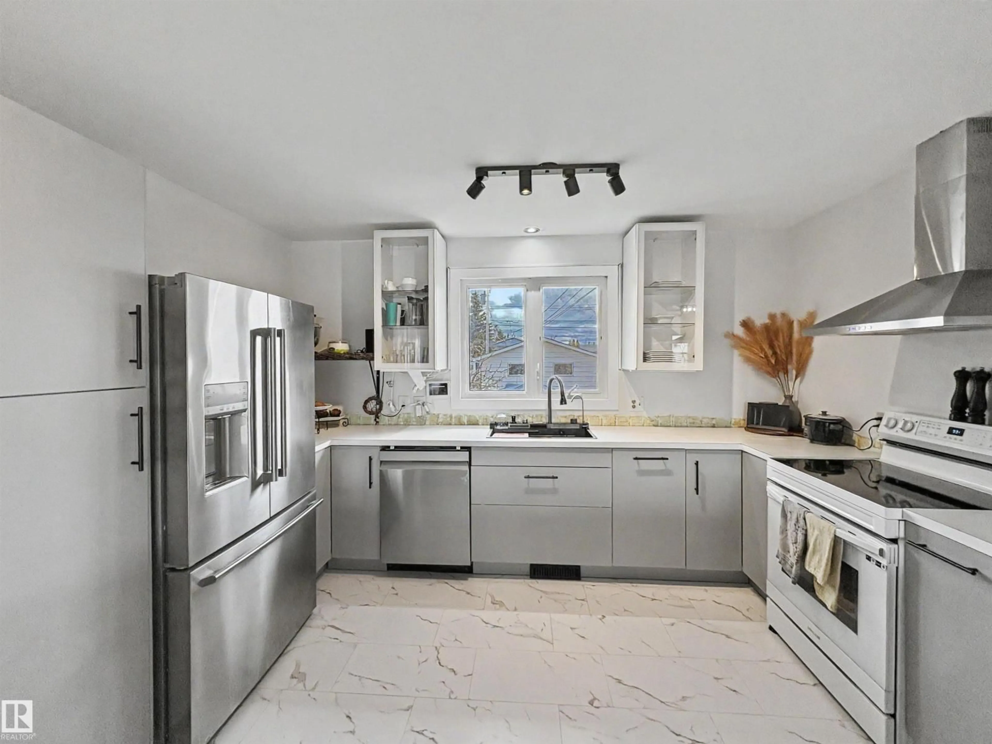 Contemporary kitchen, ceramic/tile floor for 4506 47 AV, Bonnyville Town Alberta T9N1H2