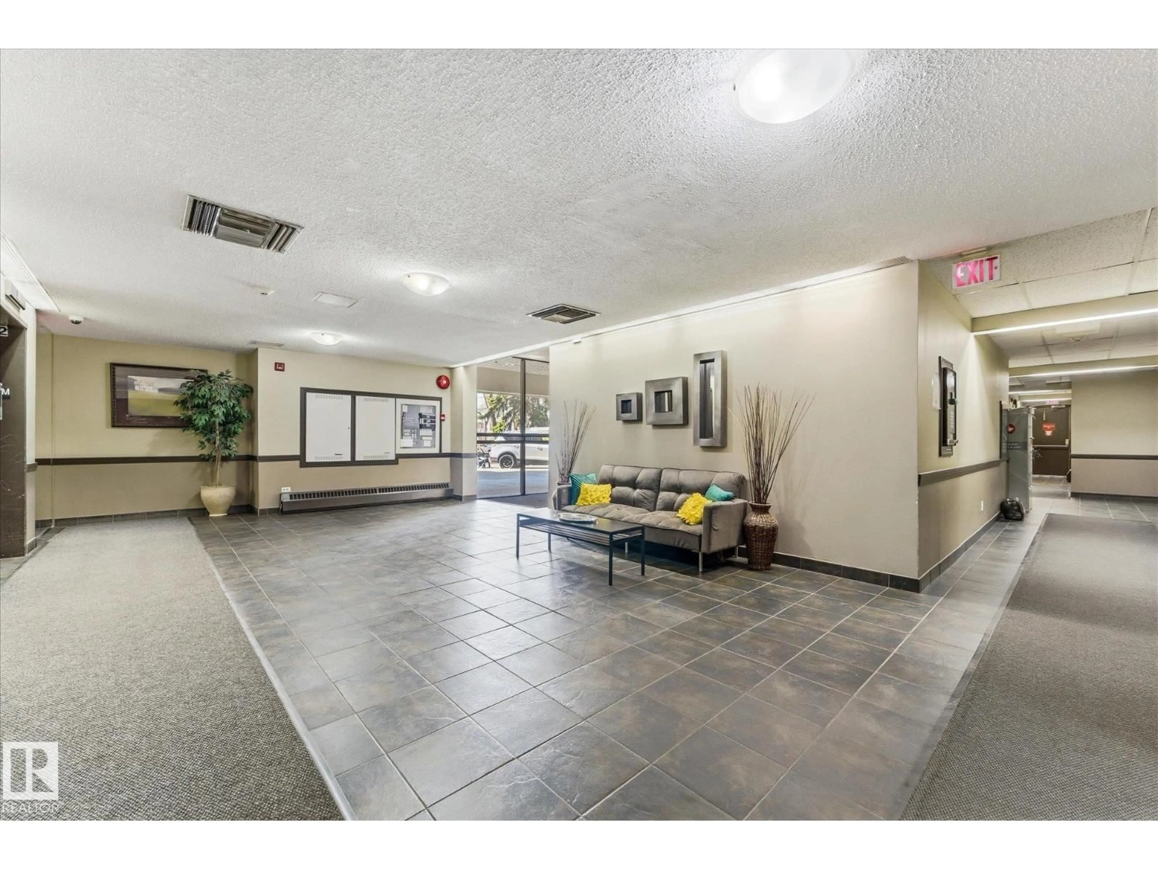 Lobby for 905 - 10175 114 ST NW, Edmonton Alberta T5K2L4